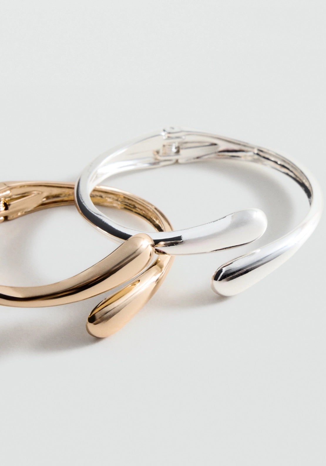 Thin Rigid Bracelet - Gold