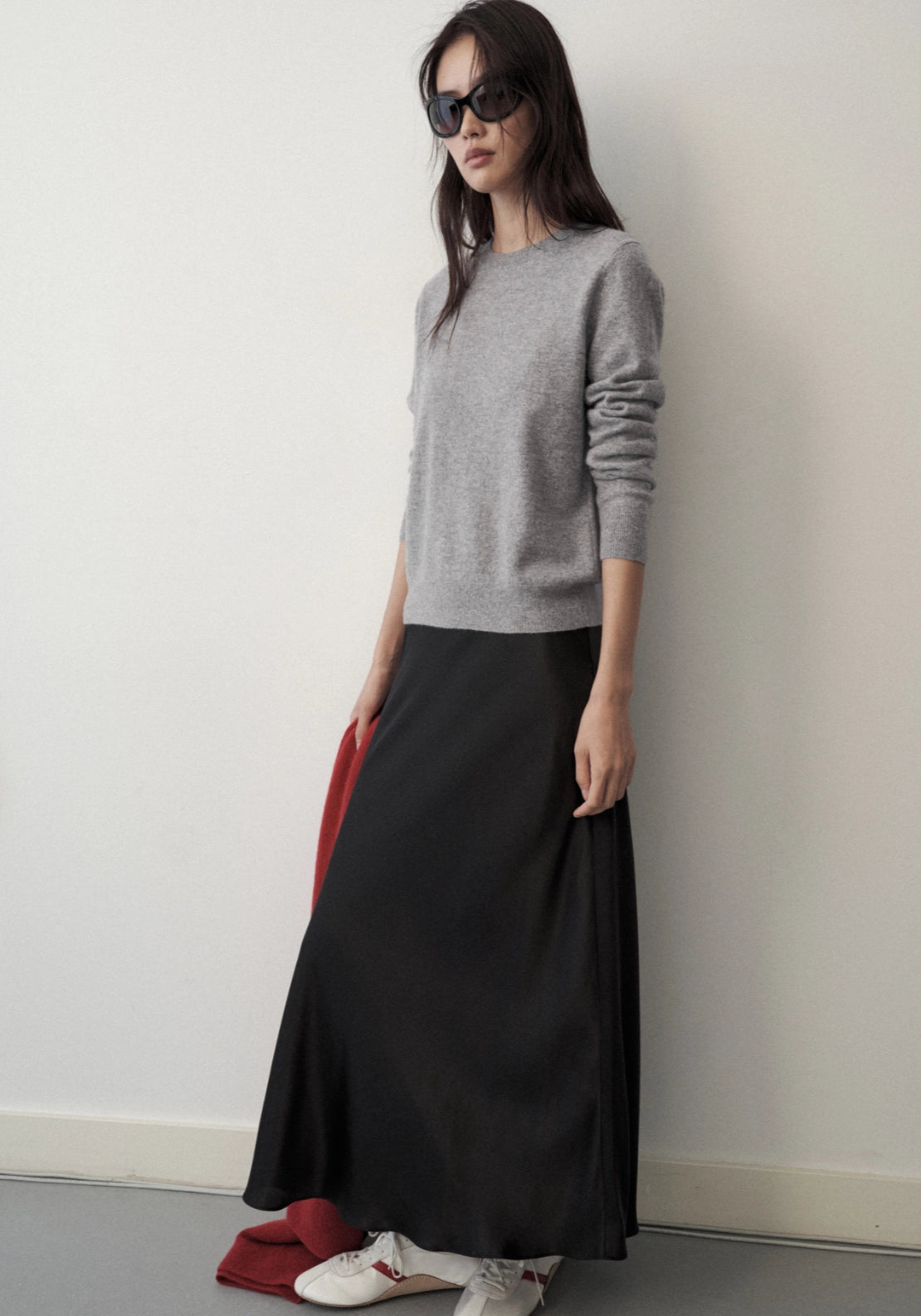 100% Cashmere Round Neck Sweater - Grey
