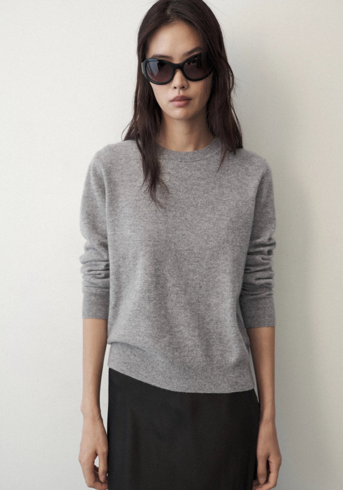100% Cashmere Round Neck Sweater - Grey