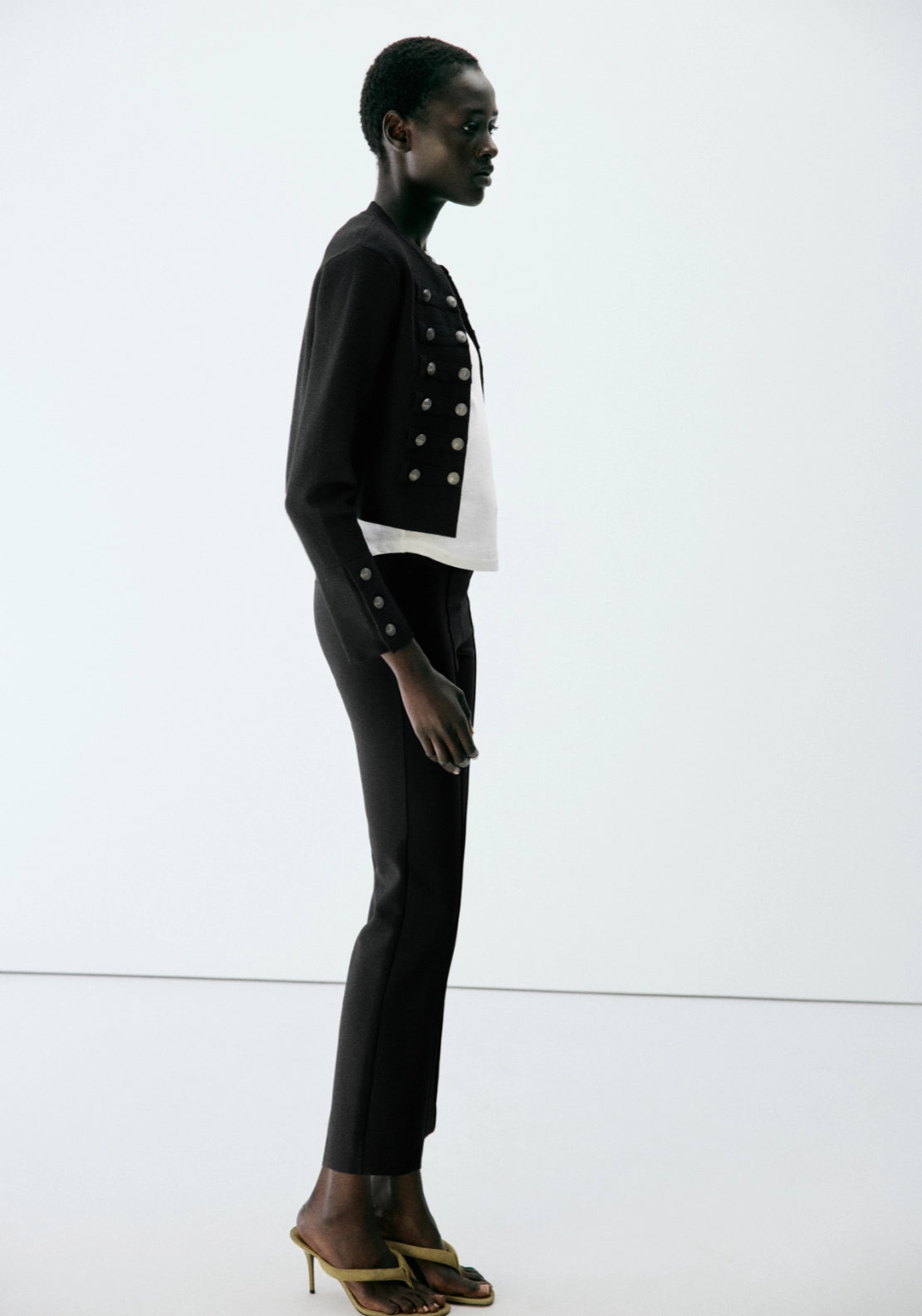 Fine Knit Buttoned Jacket - Black