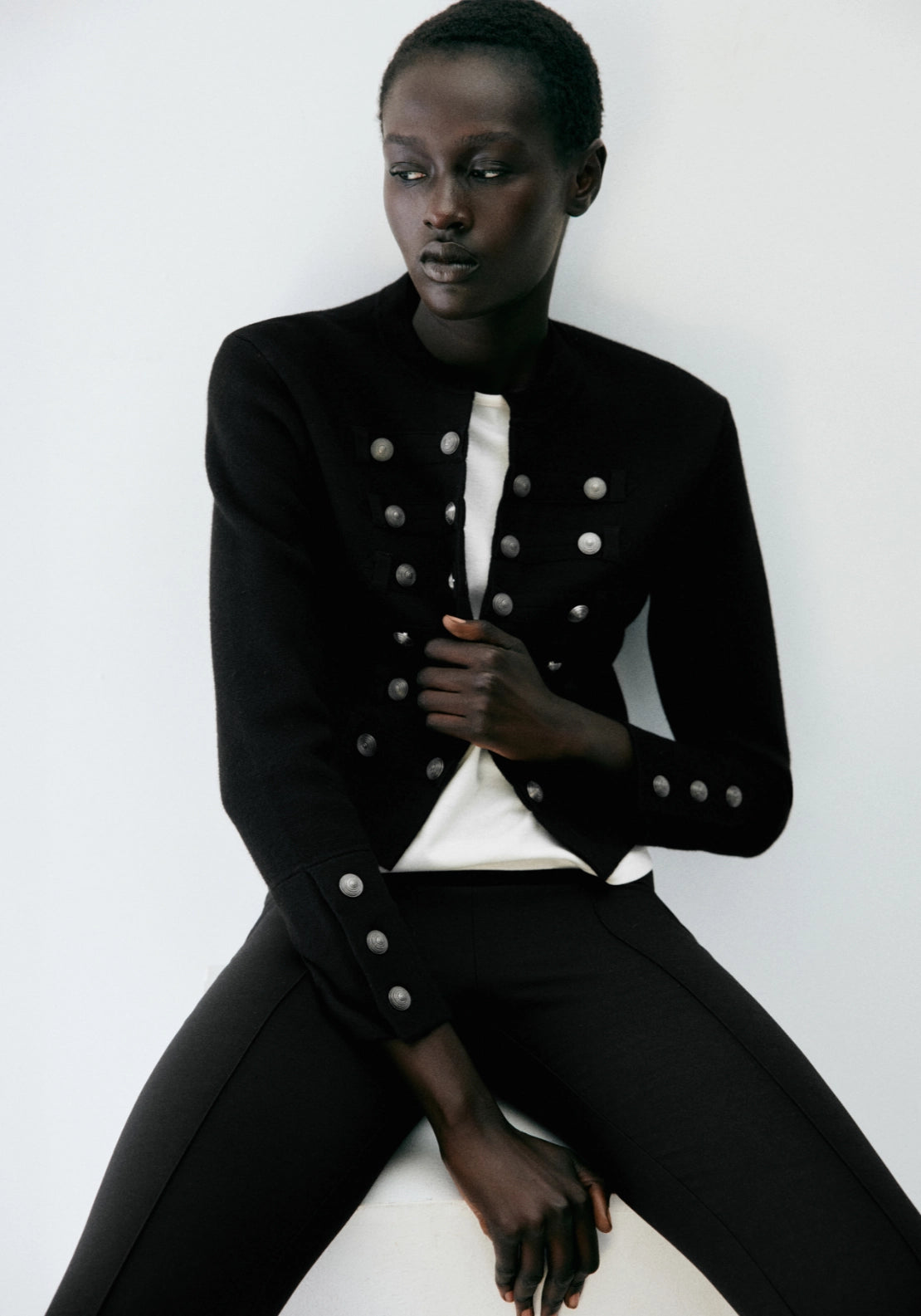 Fine Knit Buttoned Jacket - Black