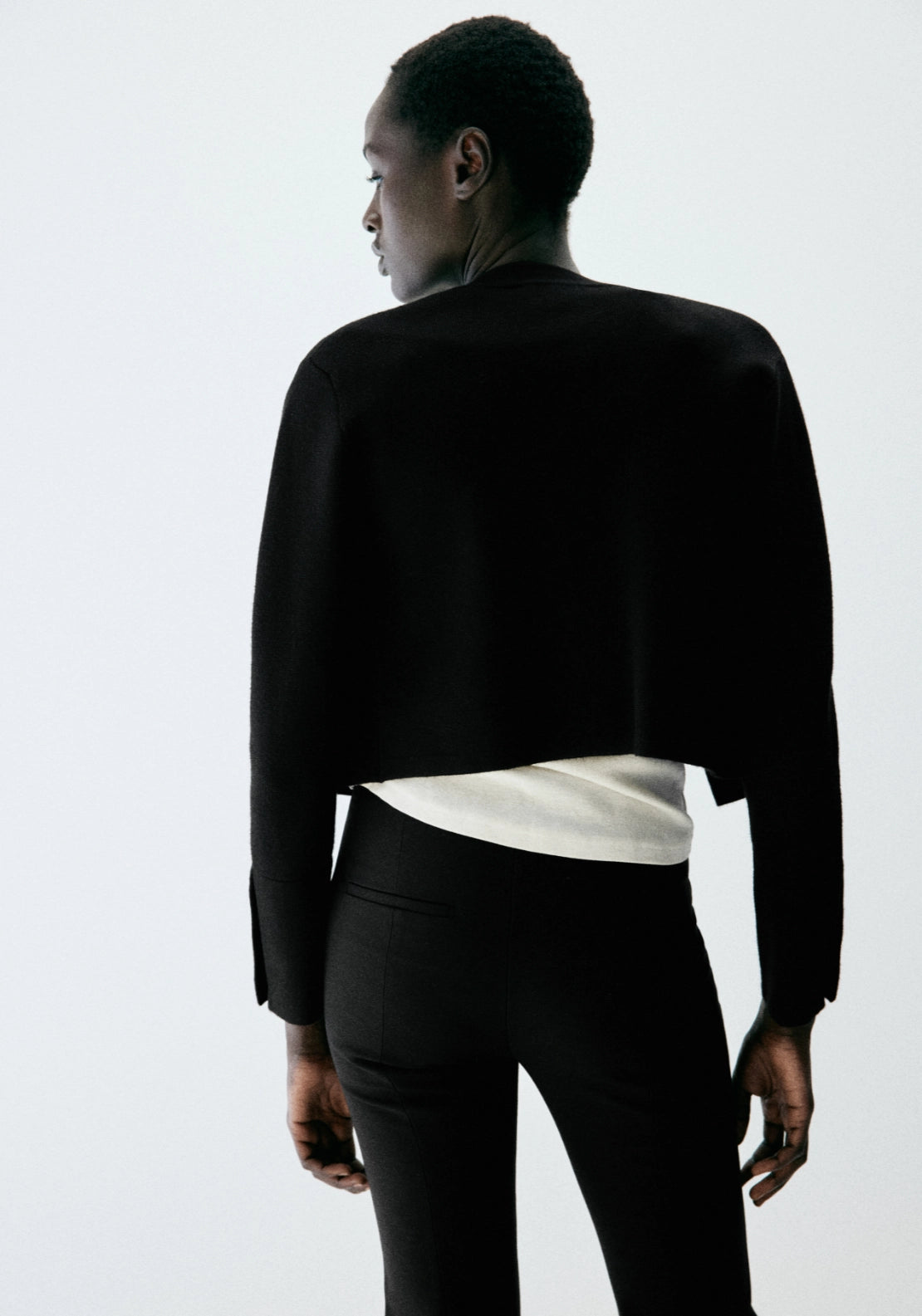 Fine Knit Buttoned Jacket - Black
