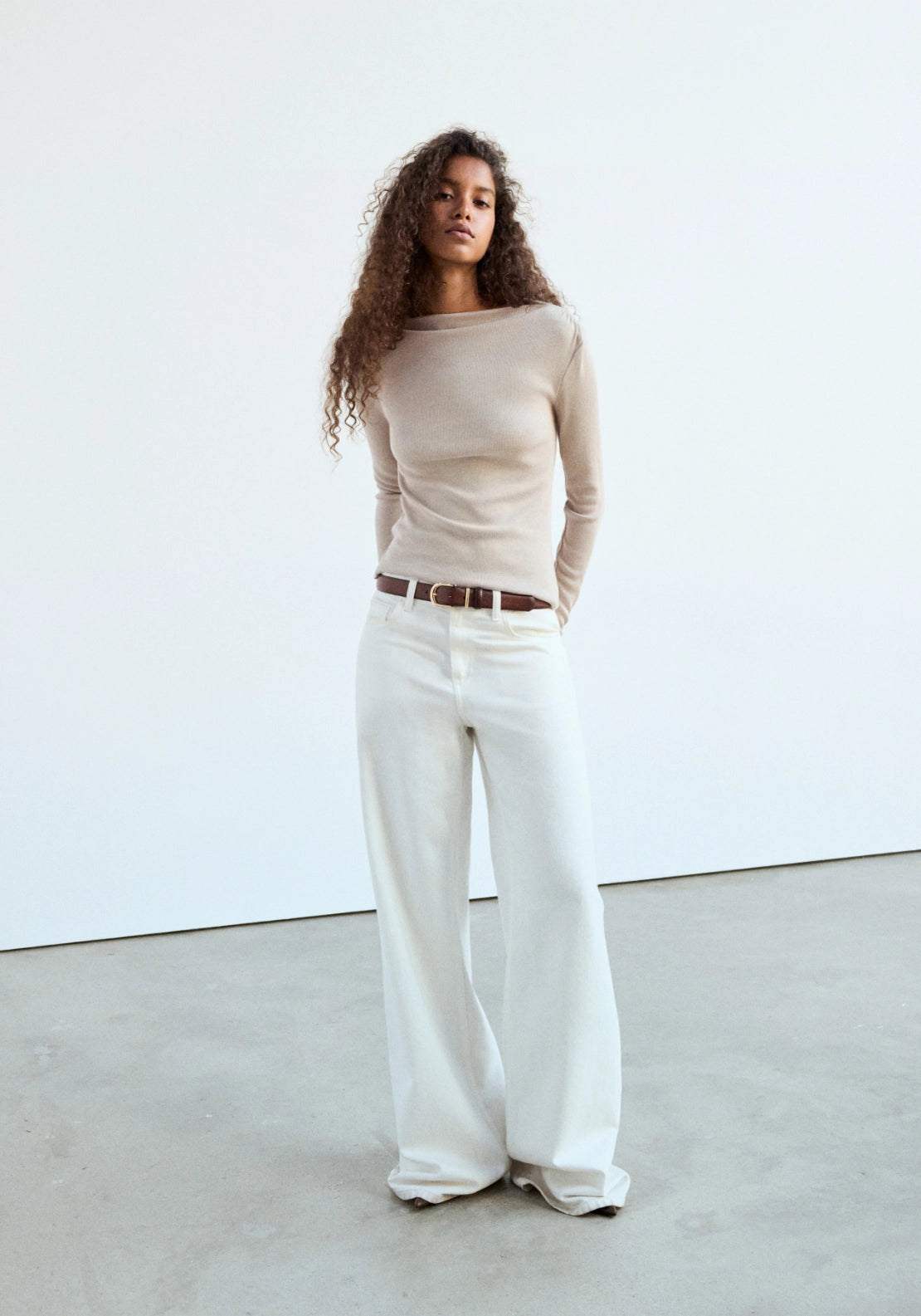 Long Sleeved Boat-Neck T-Shirt - Beige