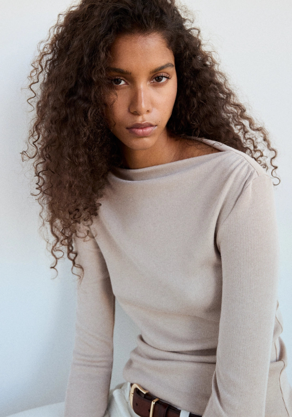 Long Sleeved Boat-Neck T-Shirt - Beige
