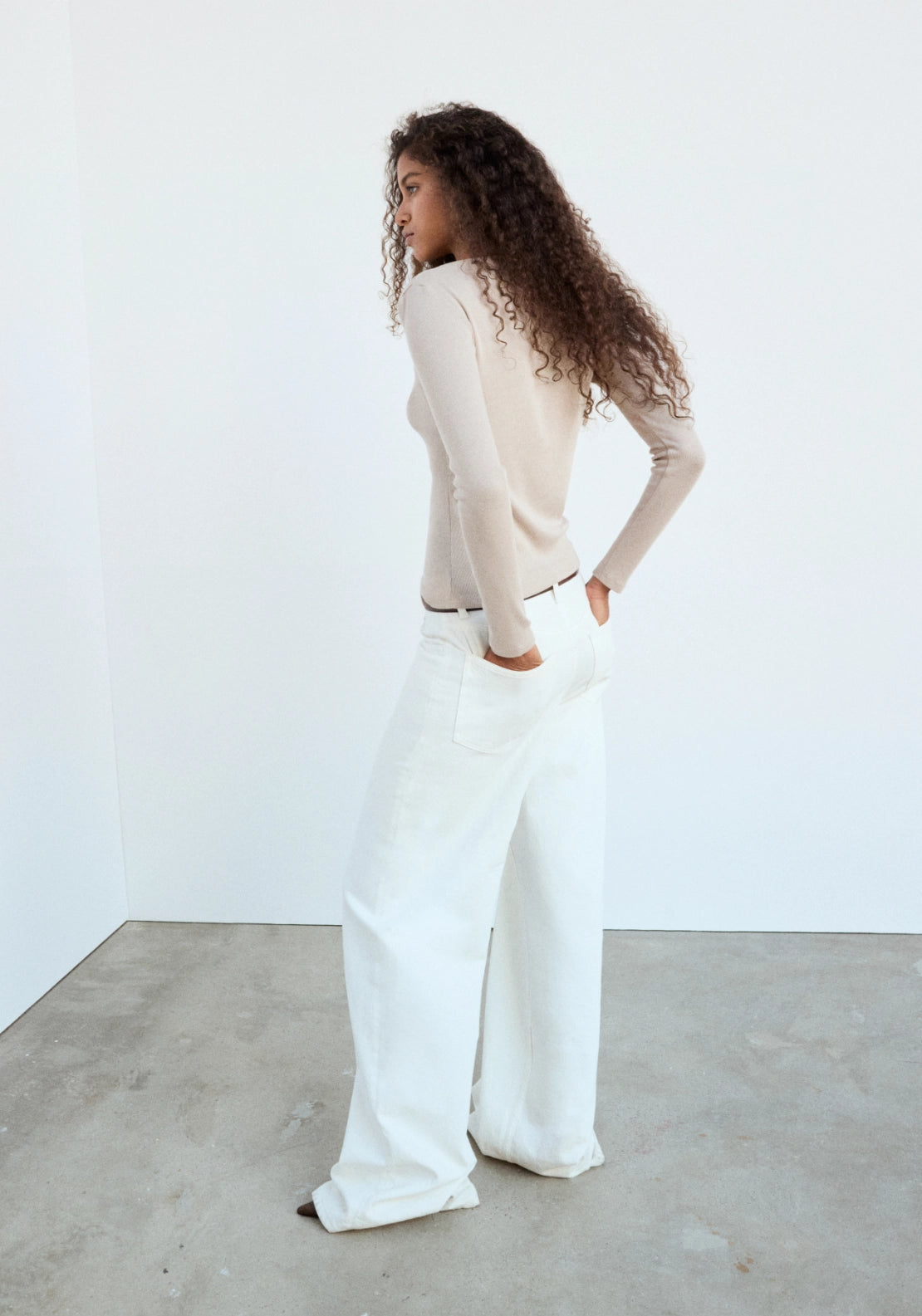 Long Sleeved Boat-Neck T-Shirt - Beige