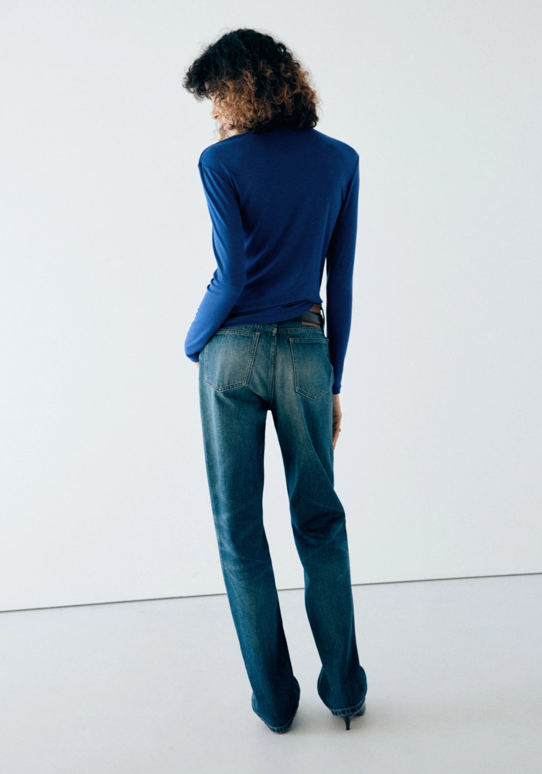 Long Sleeved Fitted T-Shirt - Blue