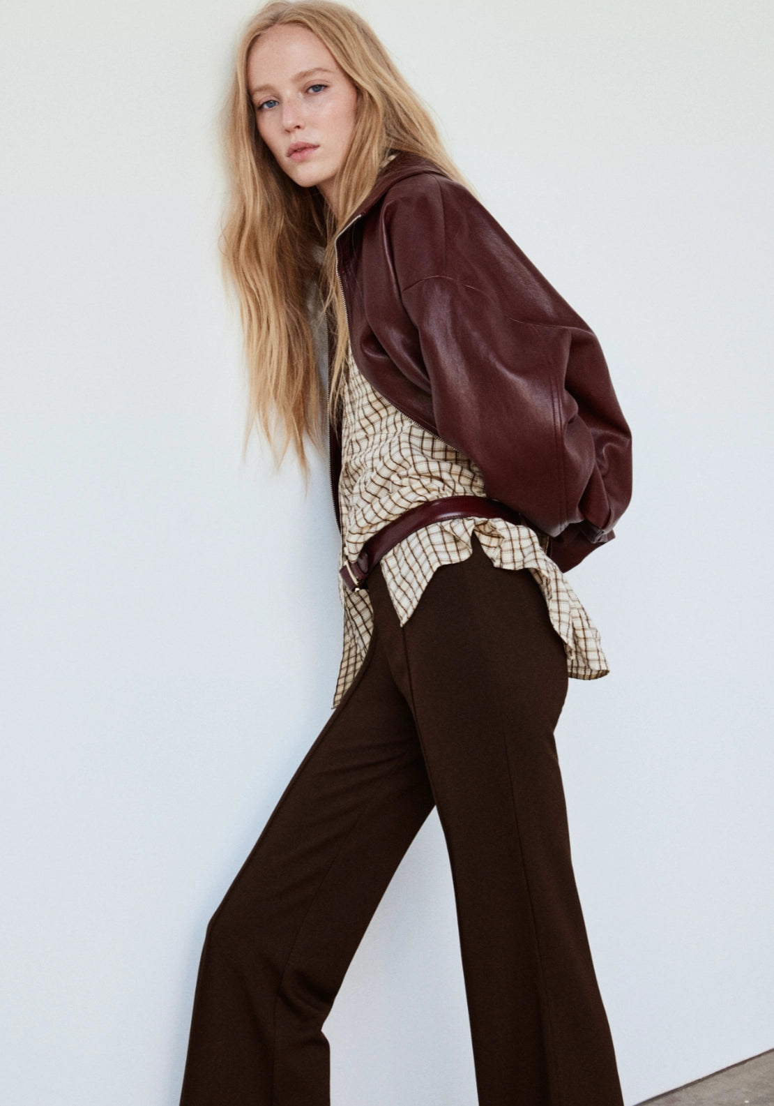 Straight Leg Leggings With Seams - Brown