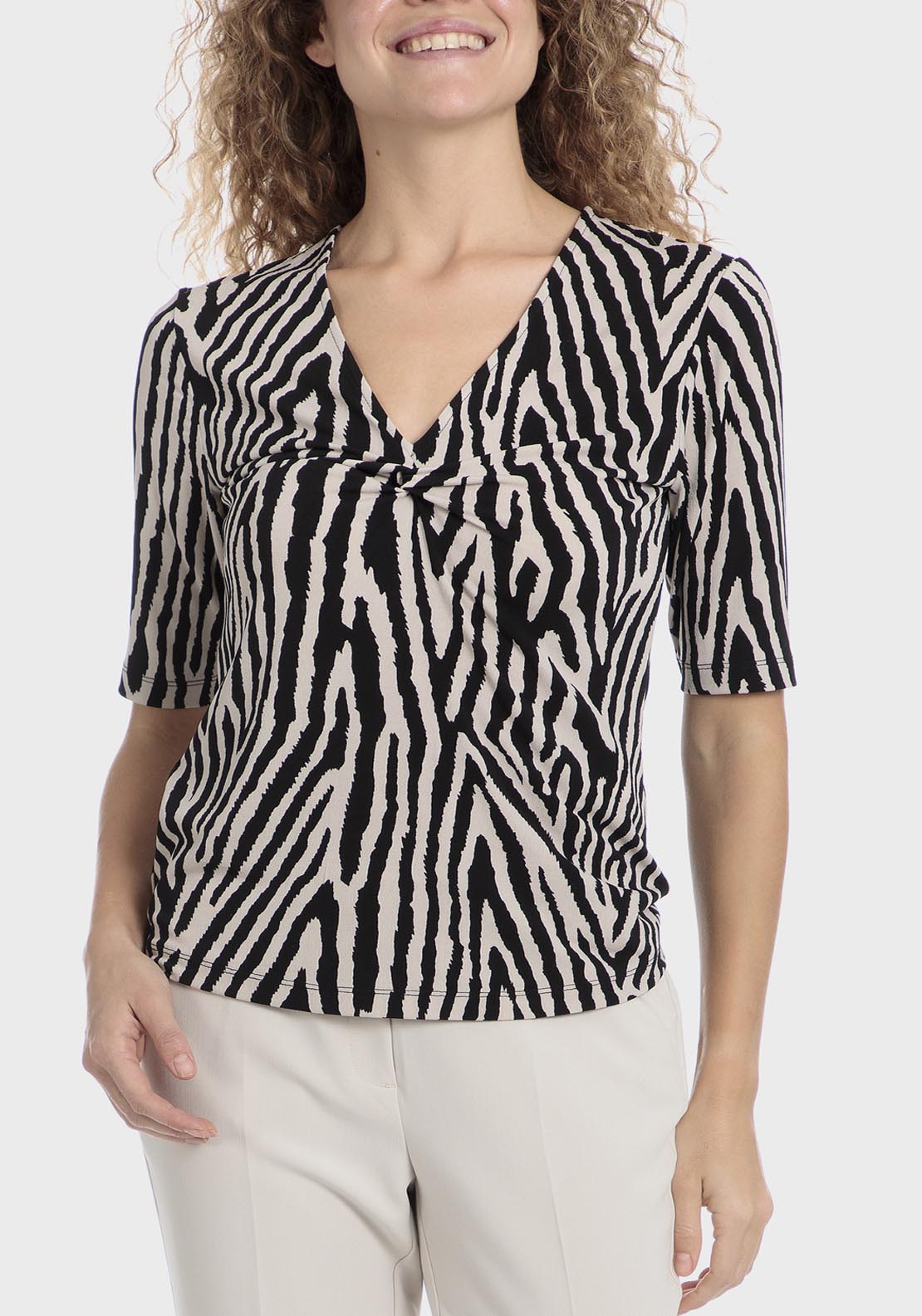 Punt Roma Printed T-Shirt - Black 1 Shaws Department Stores
