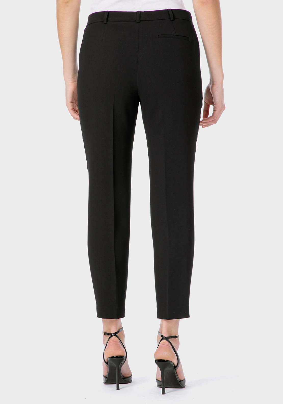 Crepe Capri Trousers - Black