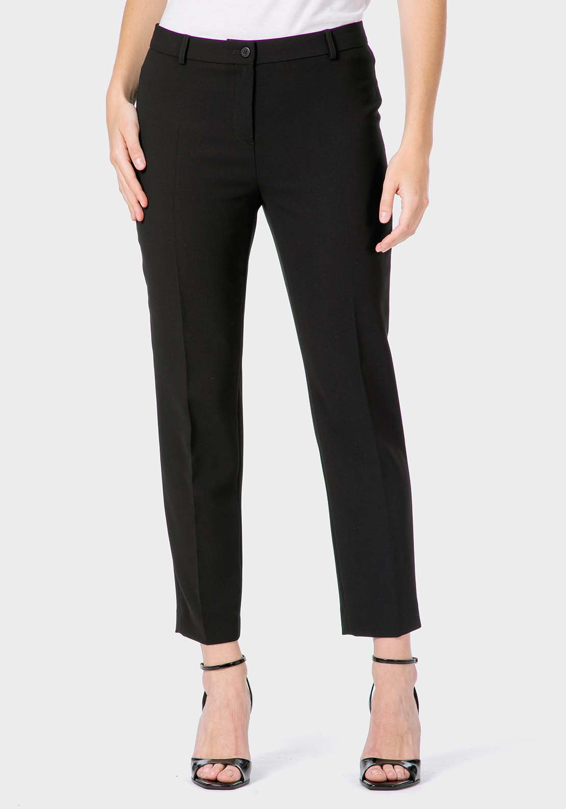 Crepe Capri Trousers - Black