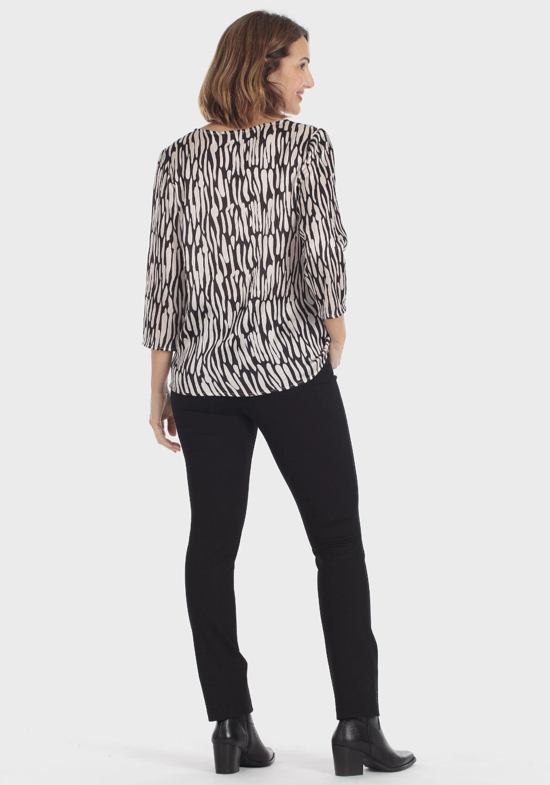 Printed 3/4 Sleeve V-Neck Blouse - Black