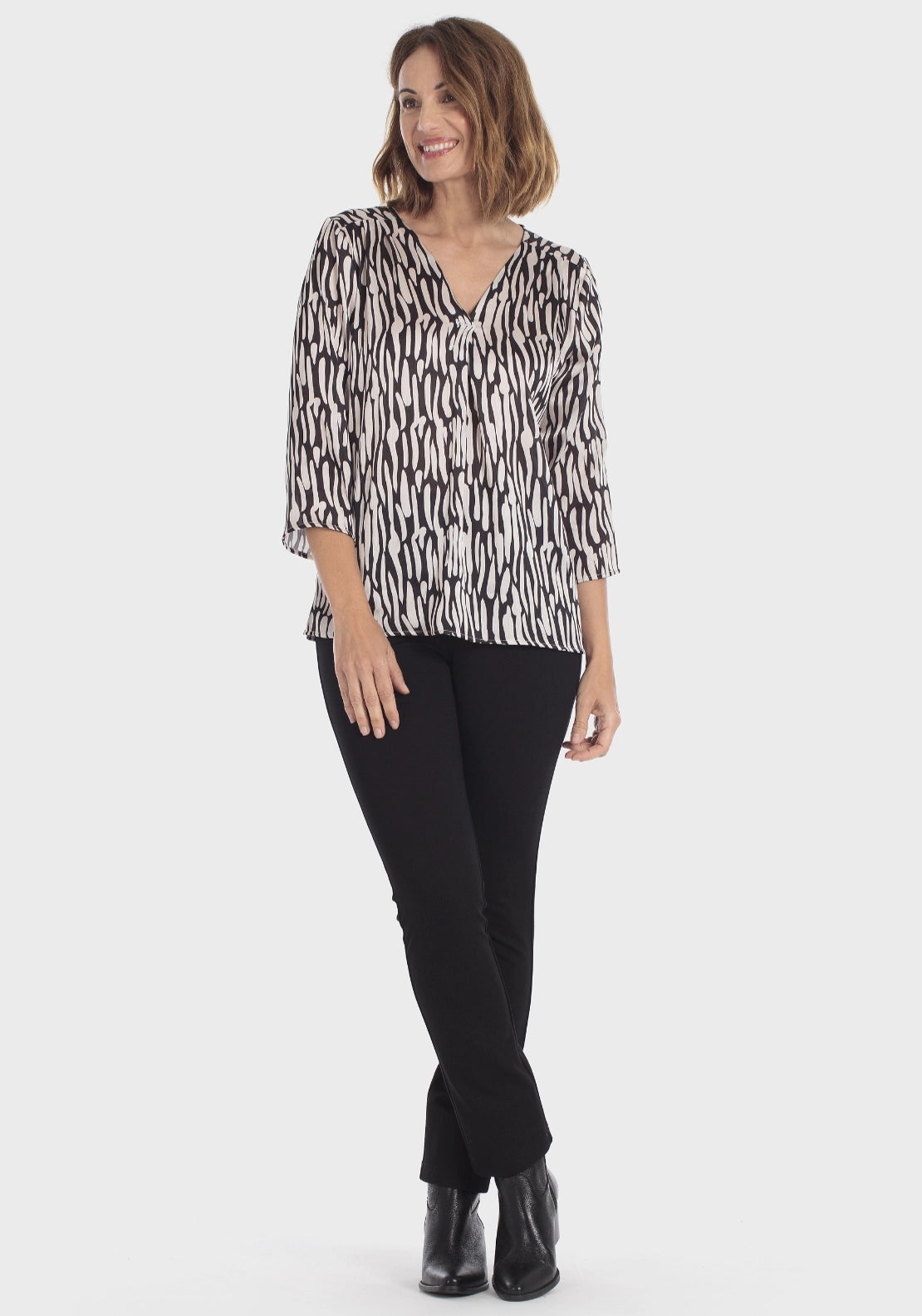 Printed 3/4 Sleeve V-Neck Blouse - Black