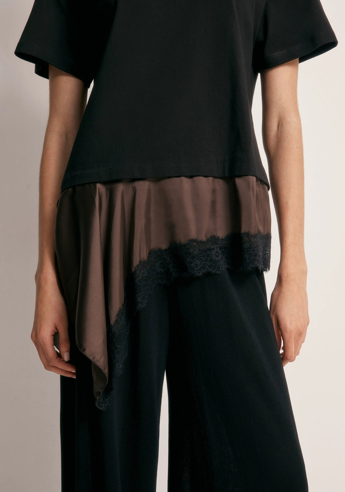 Mixed-Fabric Lace T-Shirt - Black