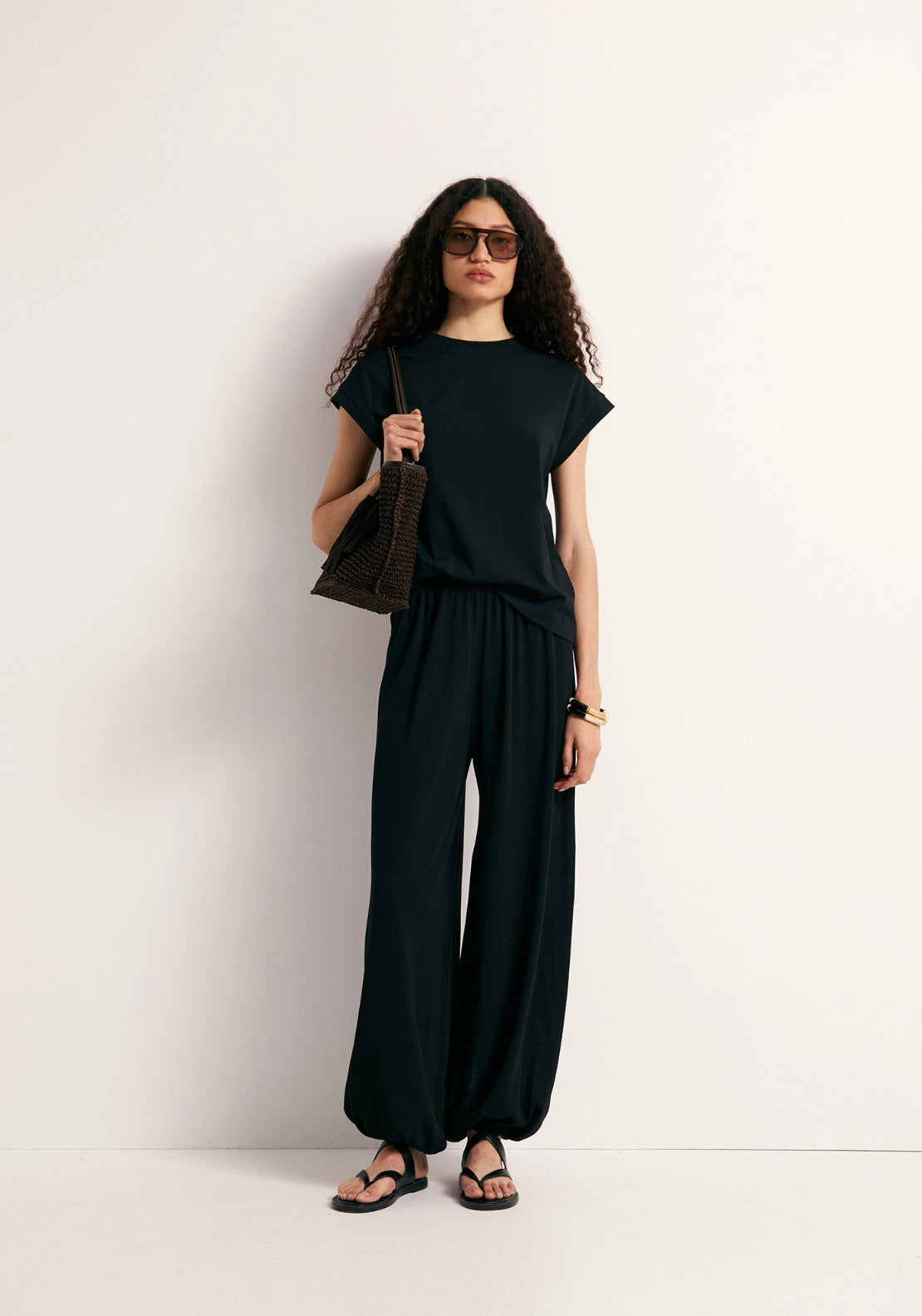 Solid-Colour Essential T-Shirt - Black