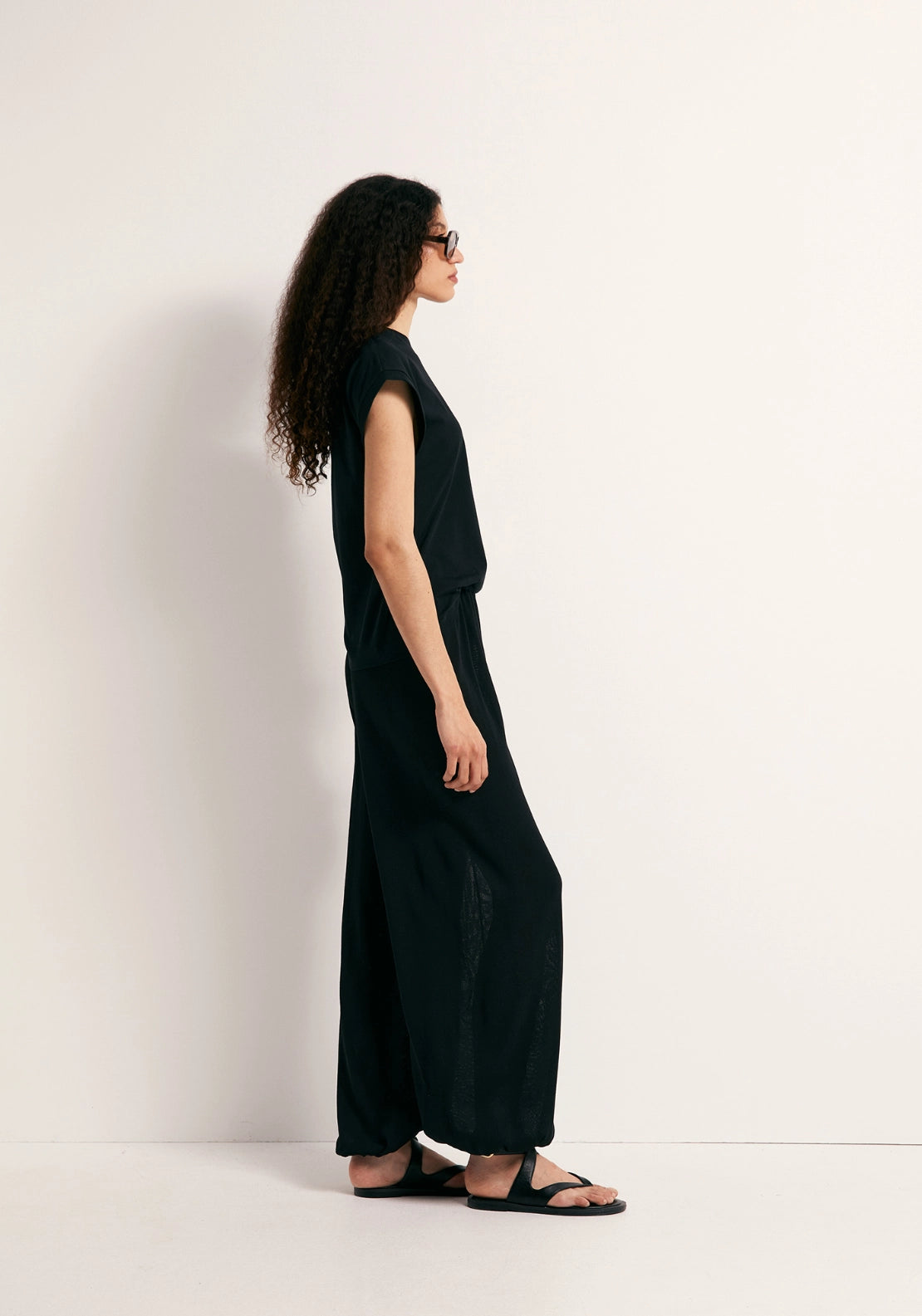 Solid-Colour Essential T-Shirt - Black