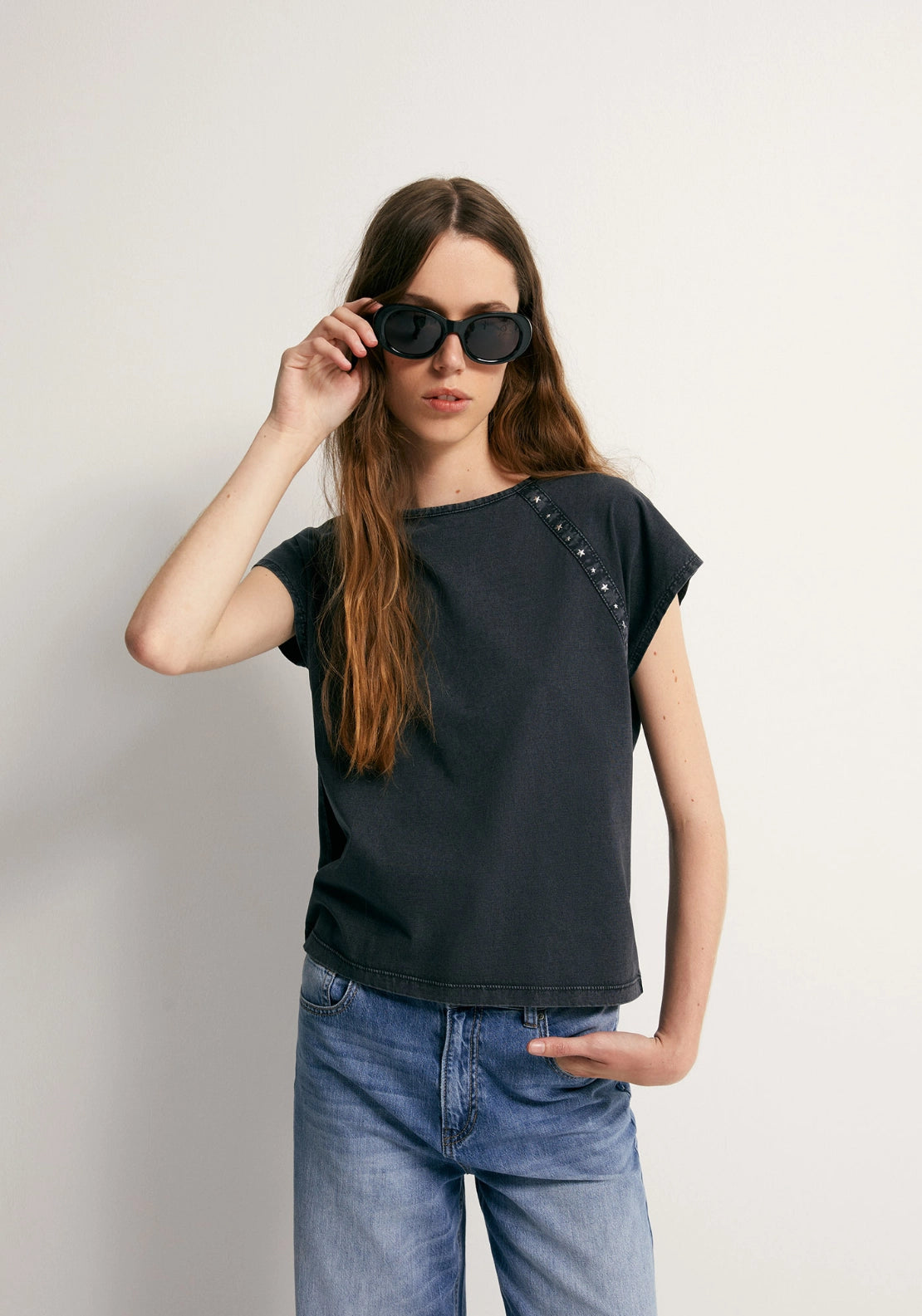 Short Sleeve Stud T-Shirt - Grey