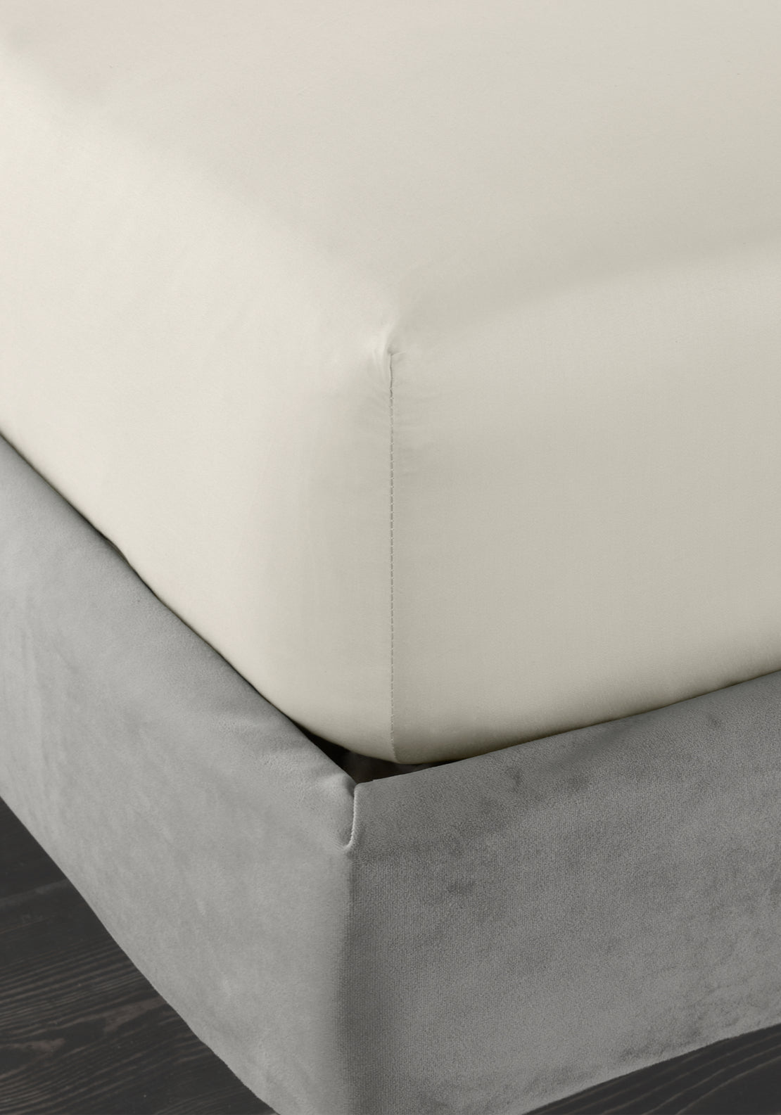 Bianca 100% Cotton Sateen 400 Thread Count Sheet - Fitted 2 Shaws Department Stores