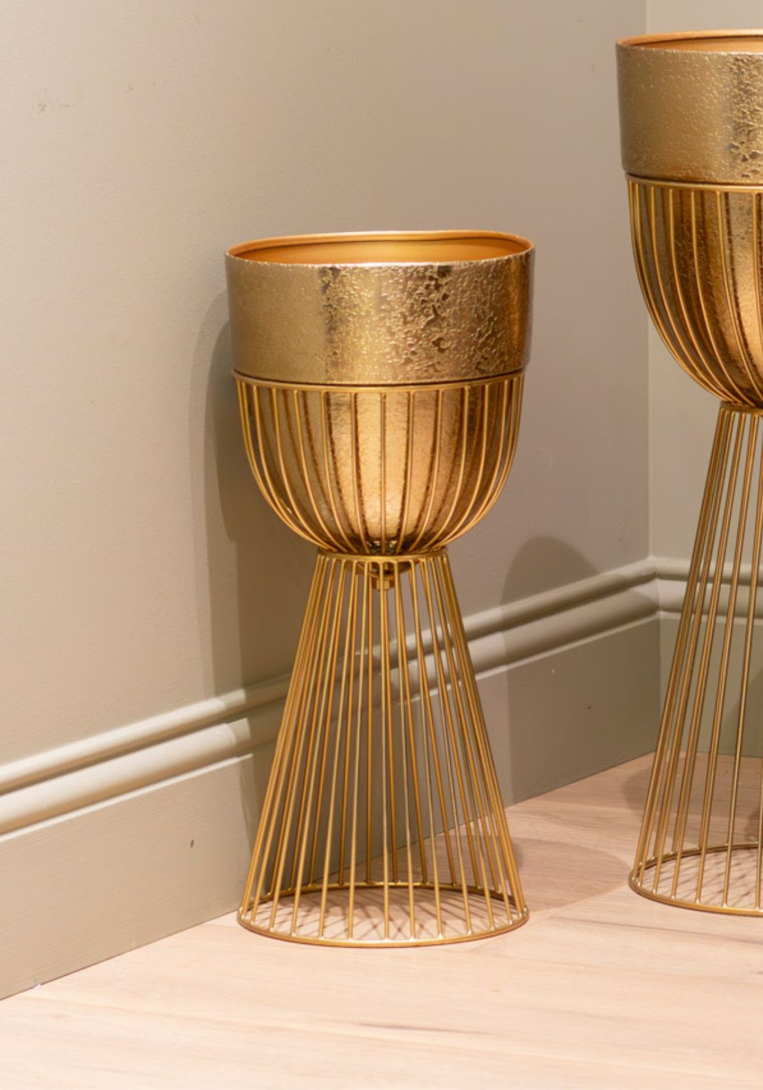 Gold Raised Planter With Wire Stand Small - Gold