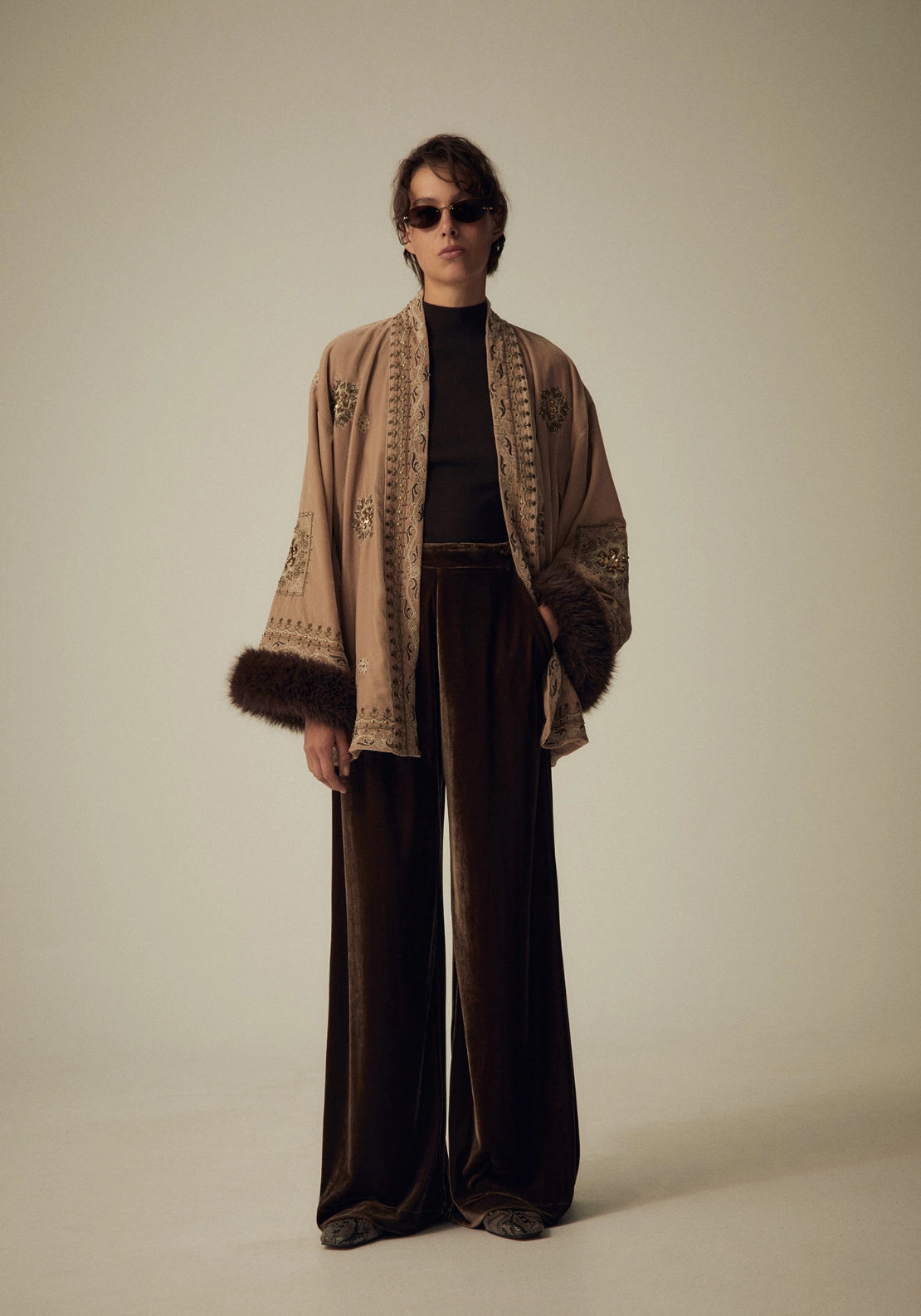 Short Embroidered Kimono - Beige