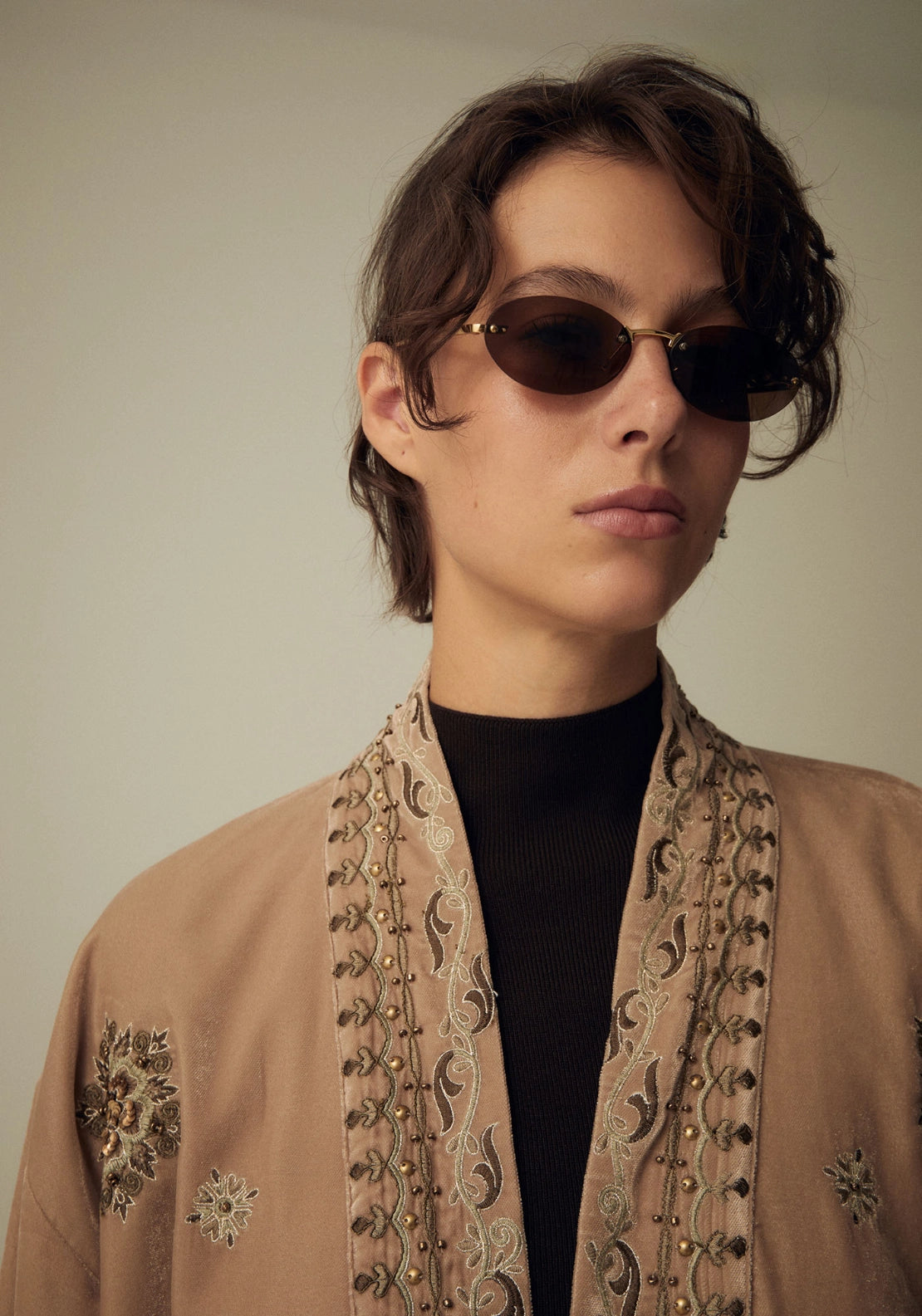 Short Embroidered Kimono - Beige