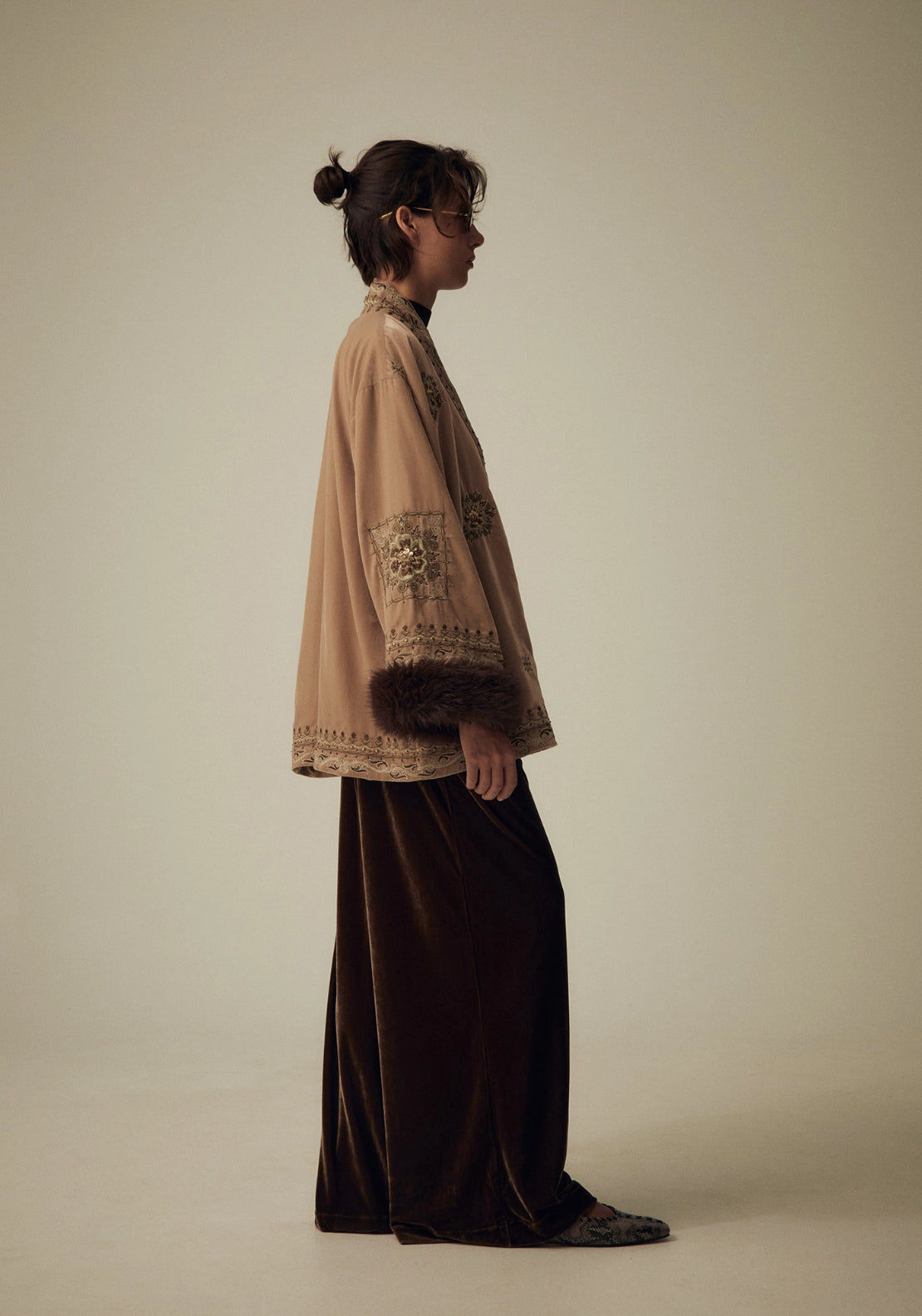 Short Embroidered Kimono - Beige