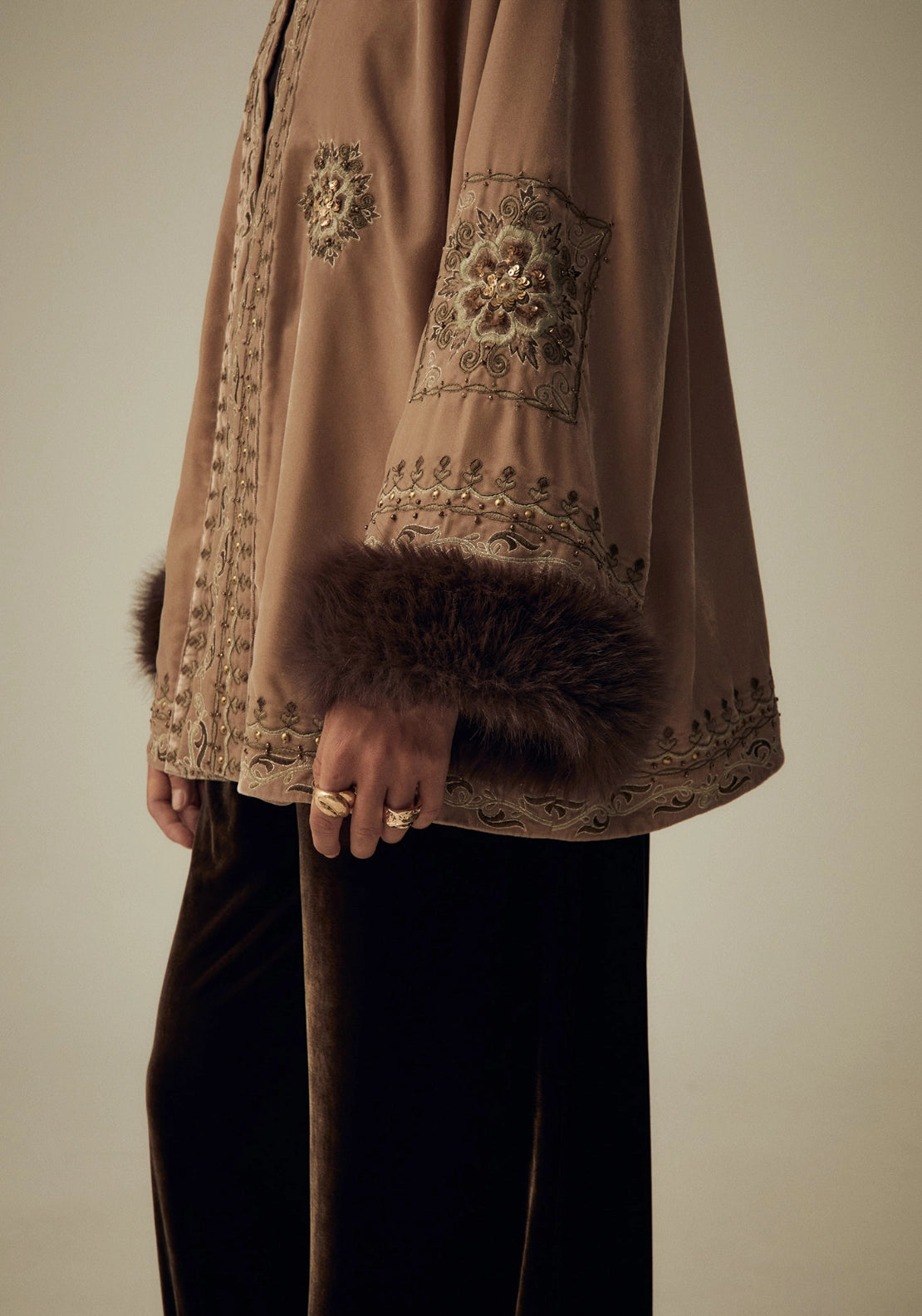 Short Embroidered Kimono - Beige