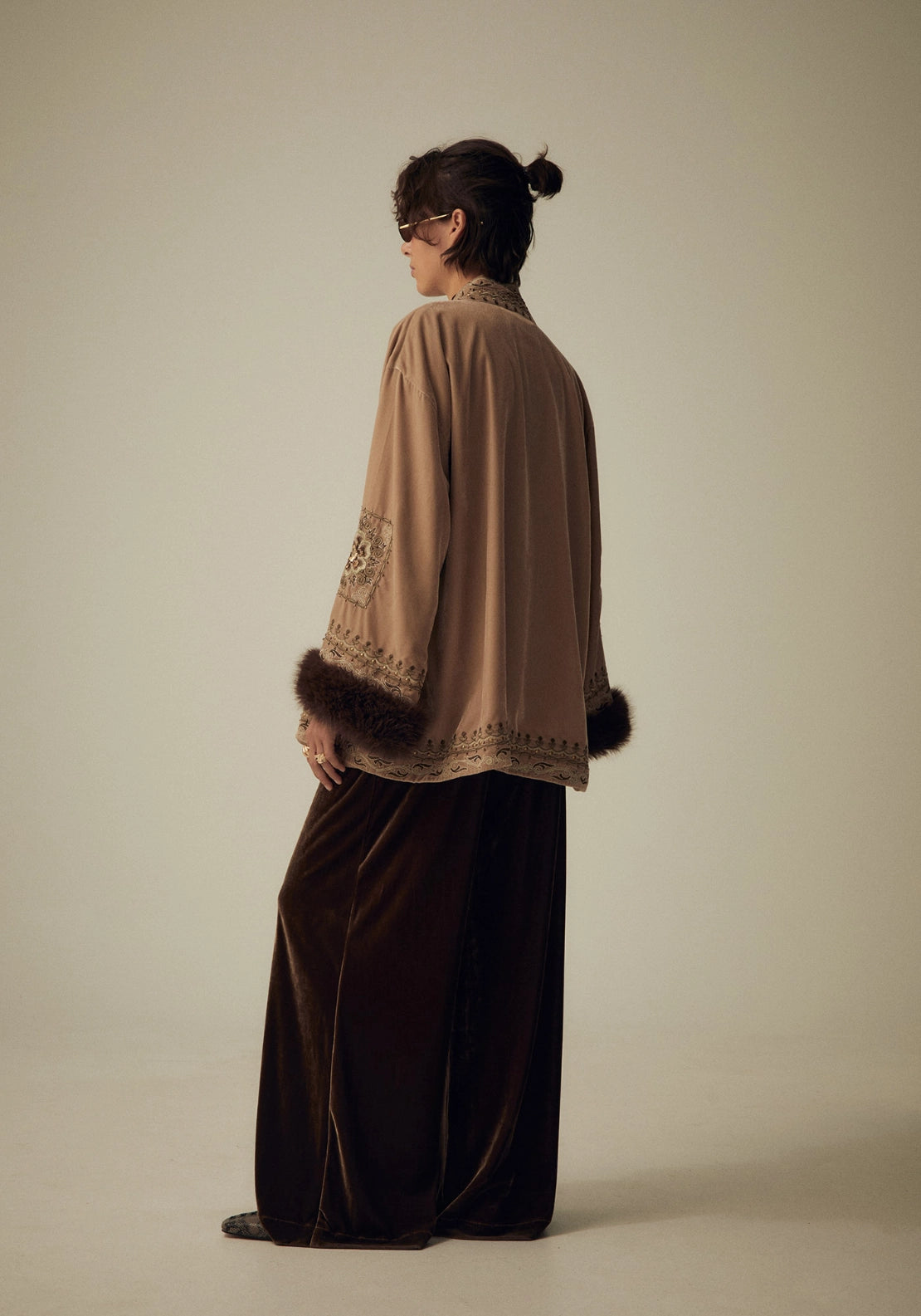 Short Embroidered Kimono - Beige