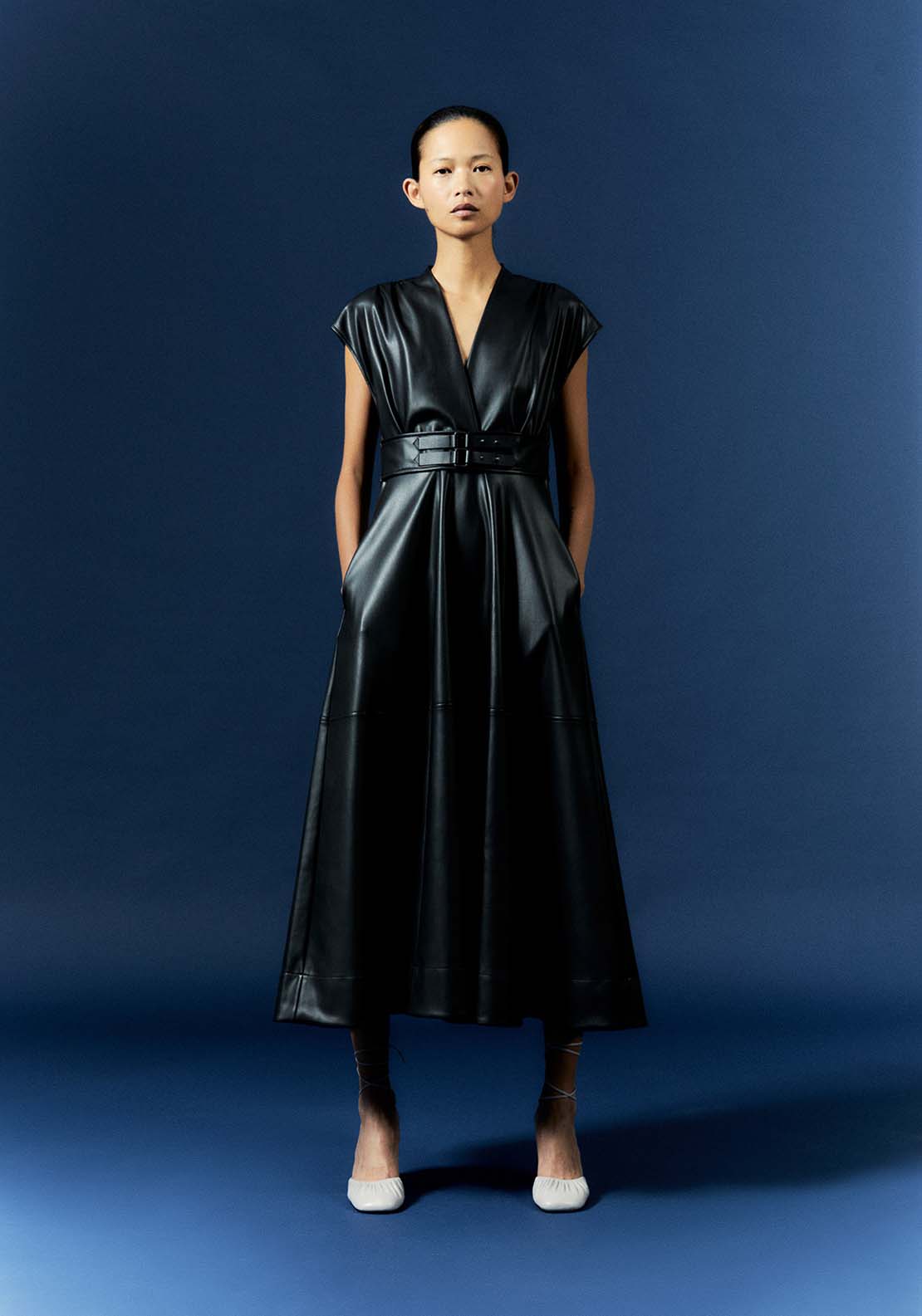 Waist Tabs Dress - Black