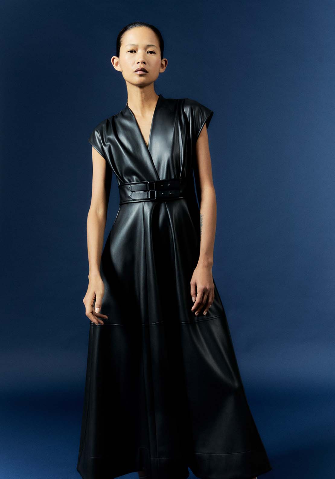 Waist Tabs Dress - Black