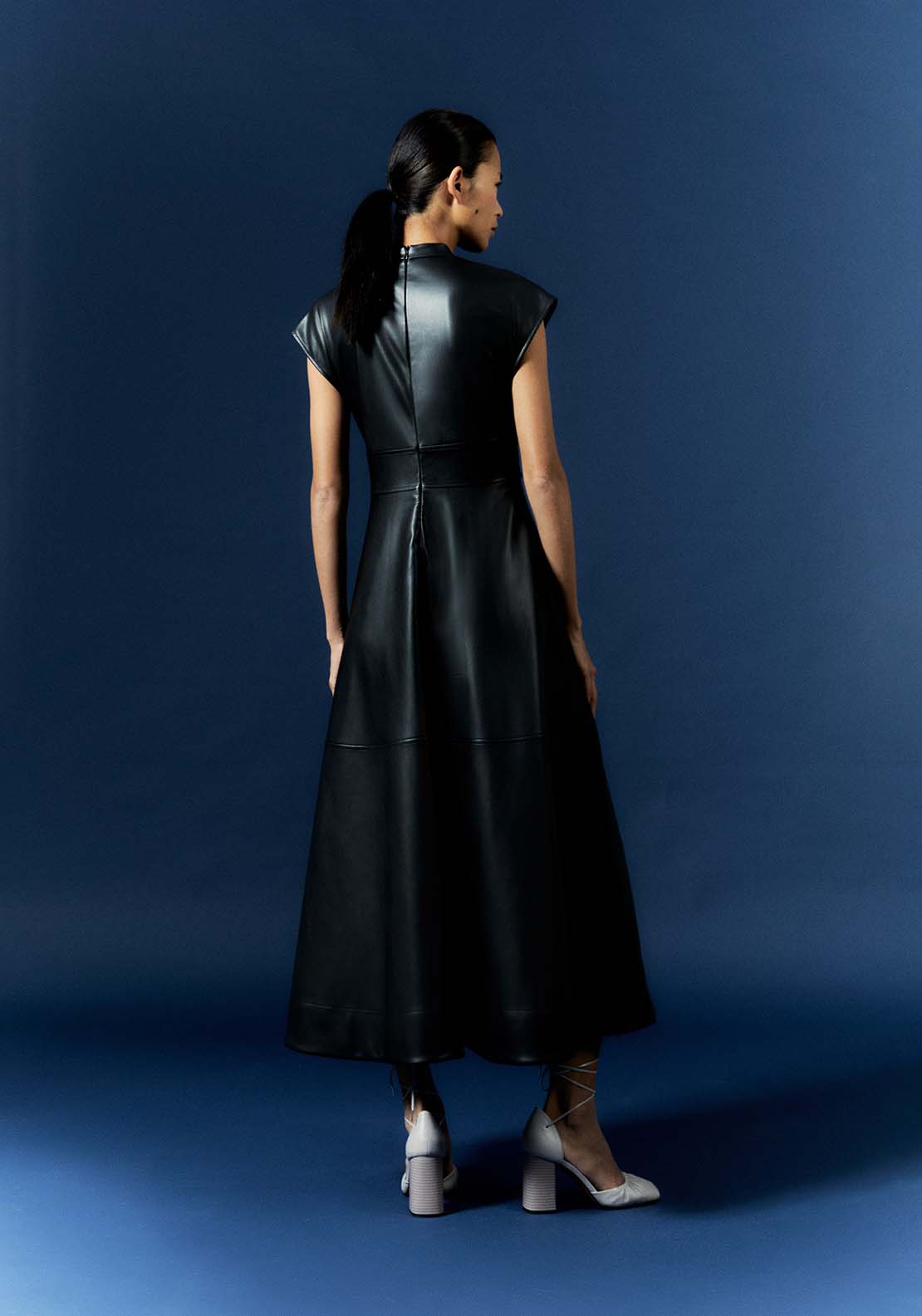 Waist Tabs Dress - Black
