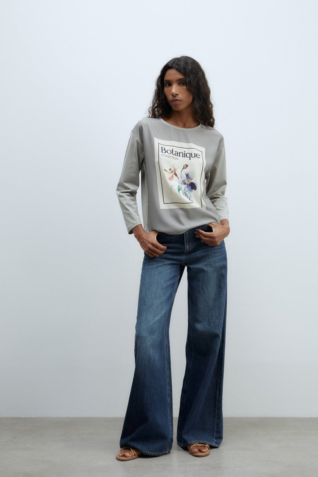 Sfera Graphic-print long-sleeved T-shirt - Light Grey 1 Shaws Department Stores