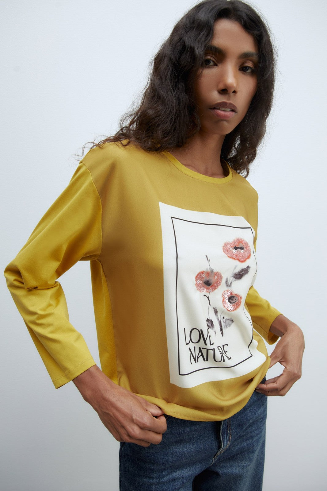 Sfera Graphic-print long-sleeved T-shirt - Olive Green 2 Shaws Department Stores