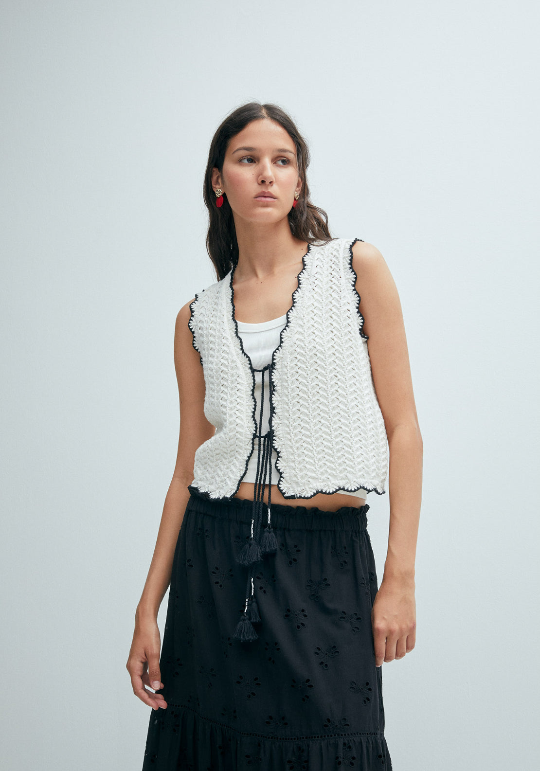 Contrast Trim Vest - White