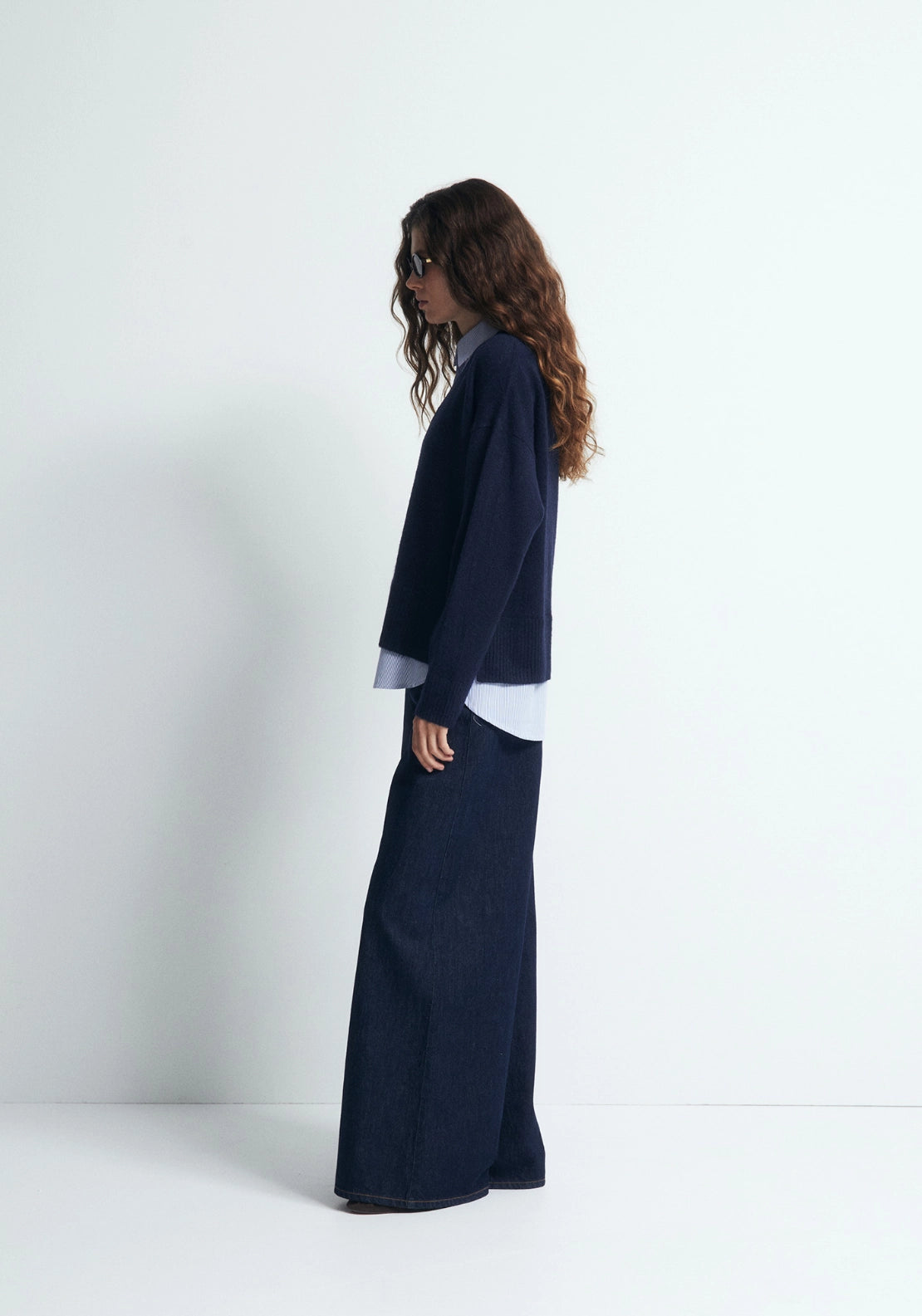 Mixed Fabric V-Neck Sweater - Blue