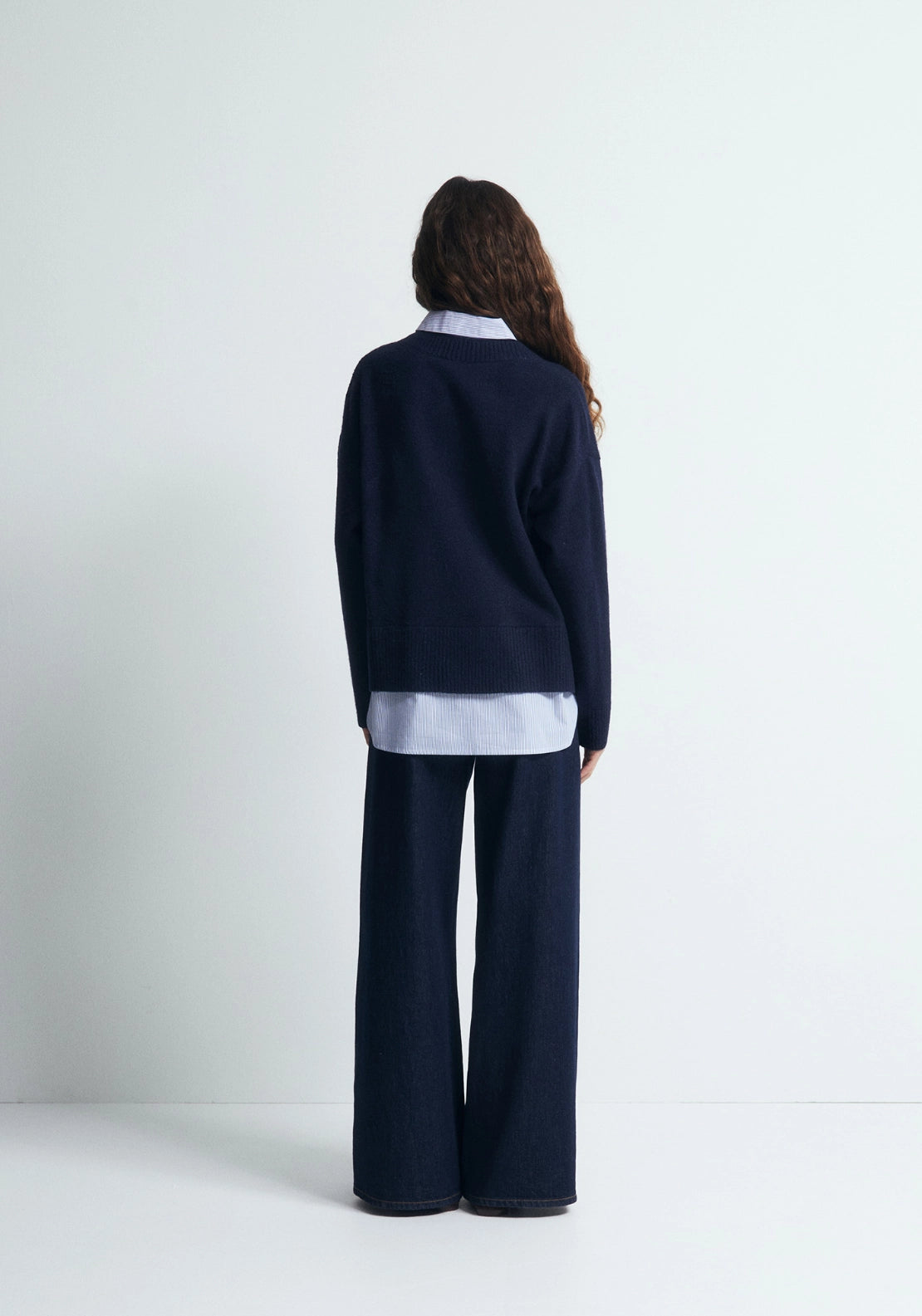 Mixed Fabric V-Neck Sweater - Blue