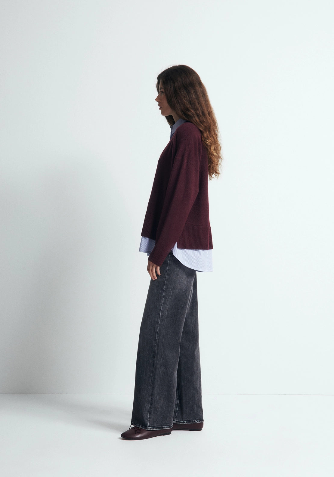 Mixed Fabric V-Neck Sweater - Red