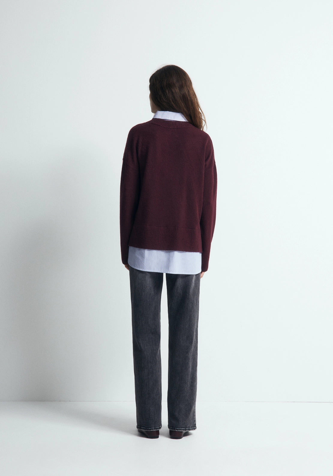 Mixed Fabric V-Neck Sweater - Red