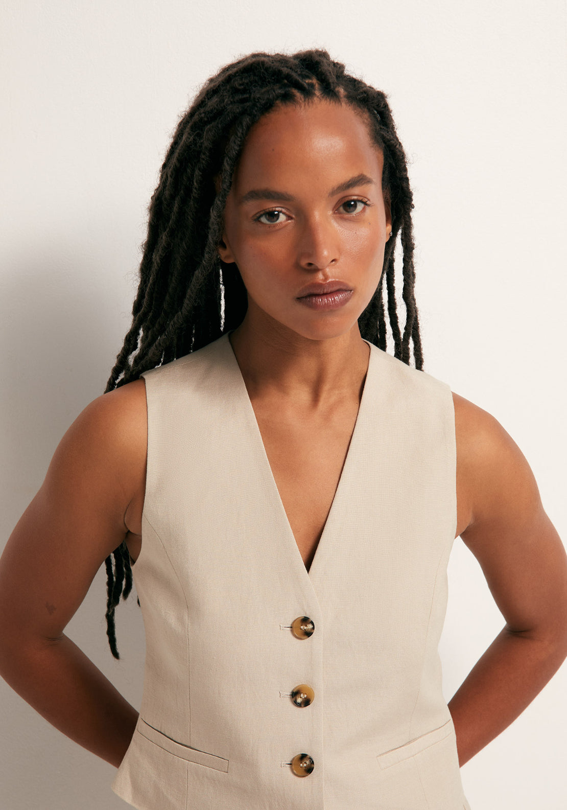 Pointed Hem Linen Waistcoat - Beige