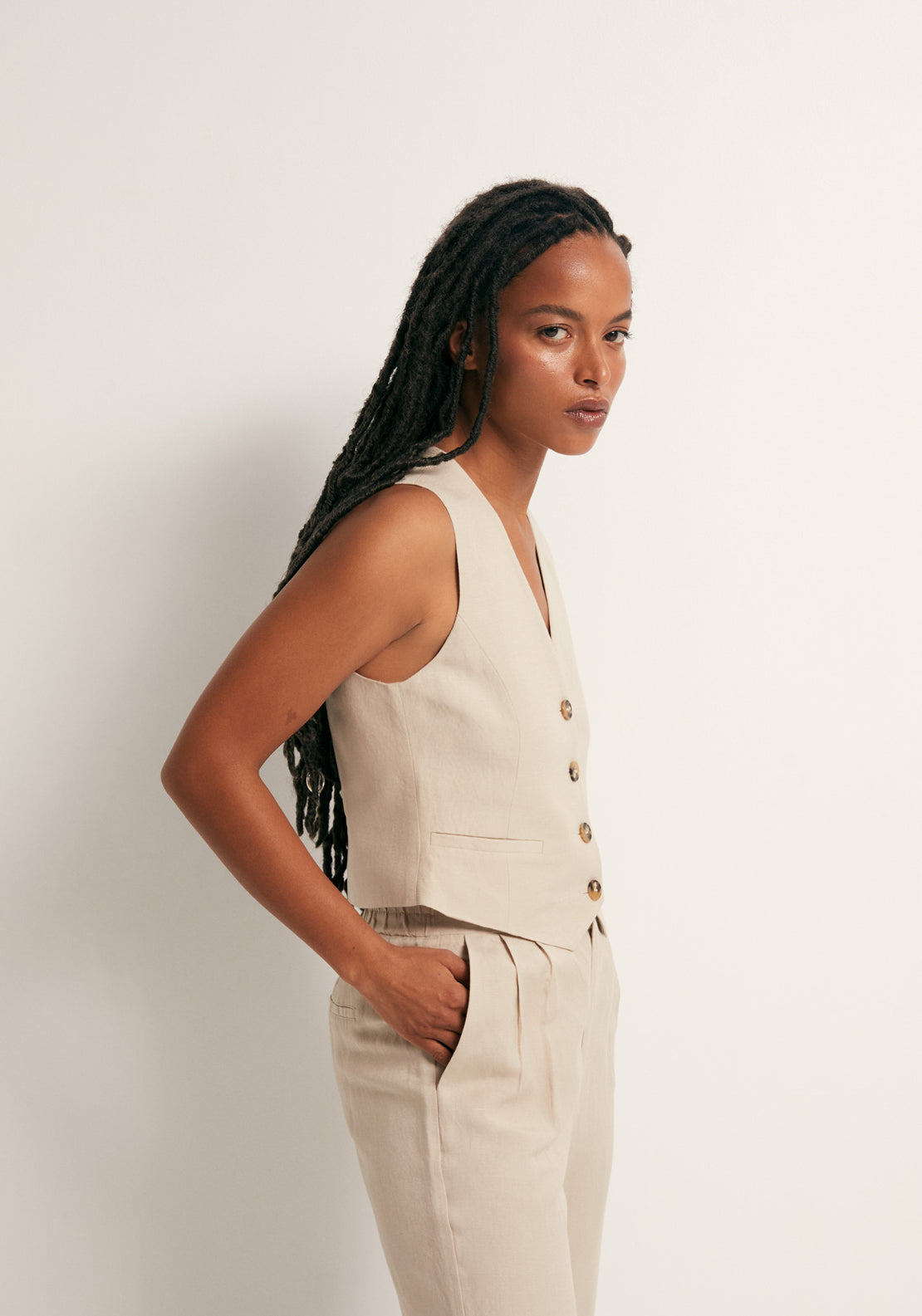 Pointed Hem Linen Waistcoat - Beige