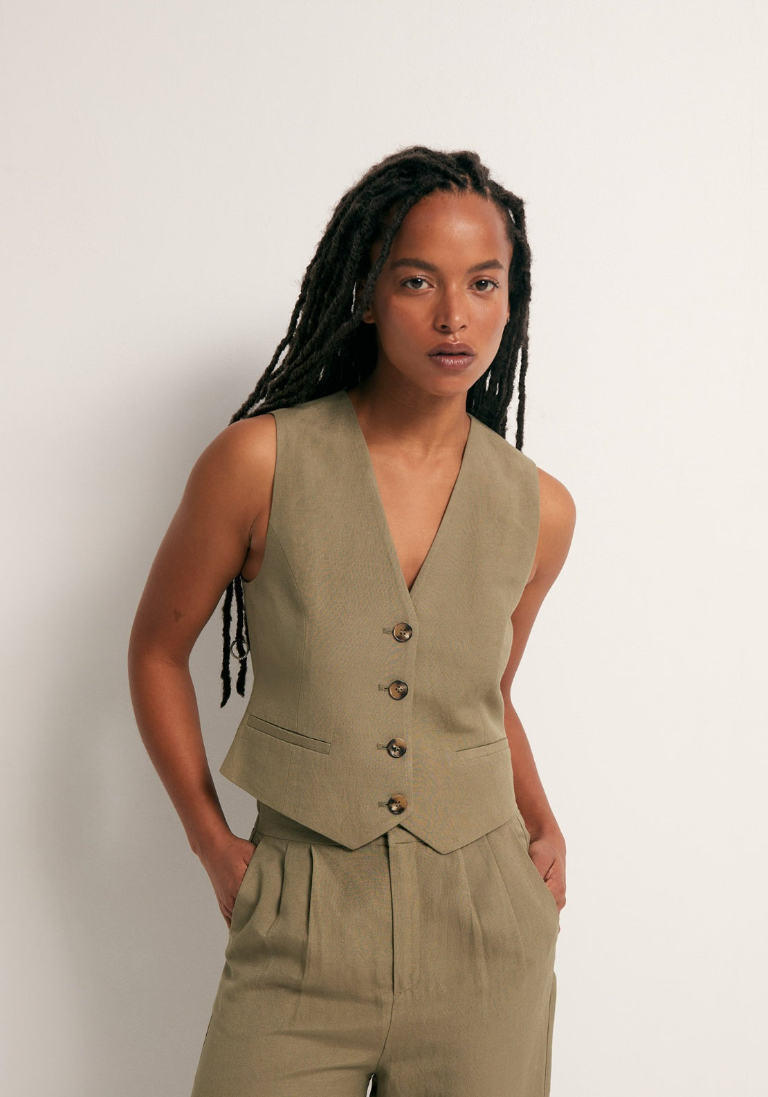 Pointed Hem Linen Waistcoat - Beige