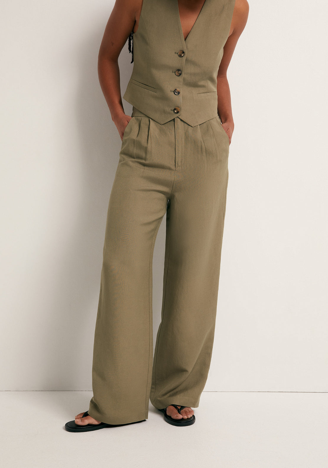 Wide Pleated Linen Trousers - Khaki