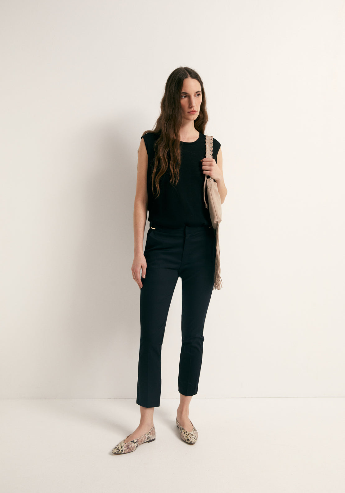 Buckle Detail Capri Trousers - Black