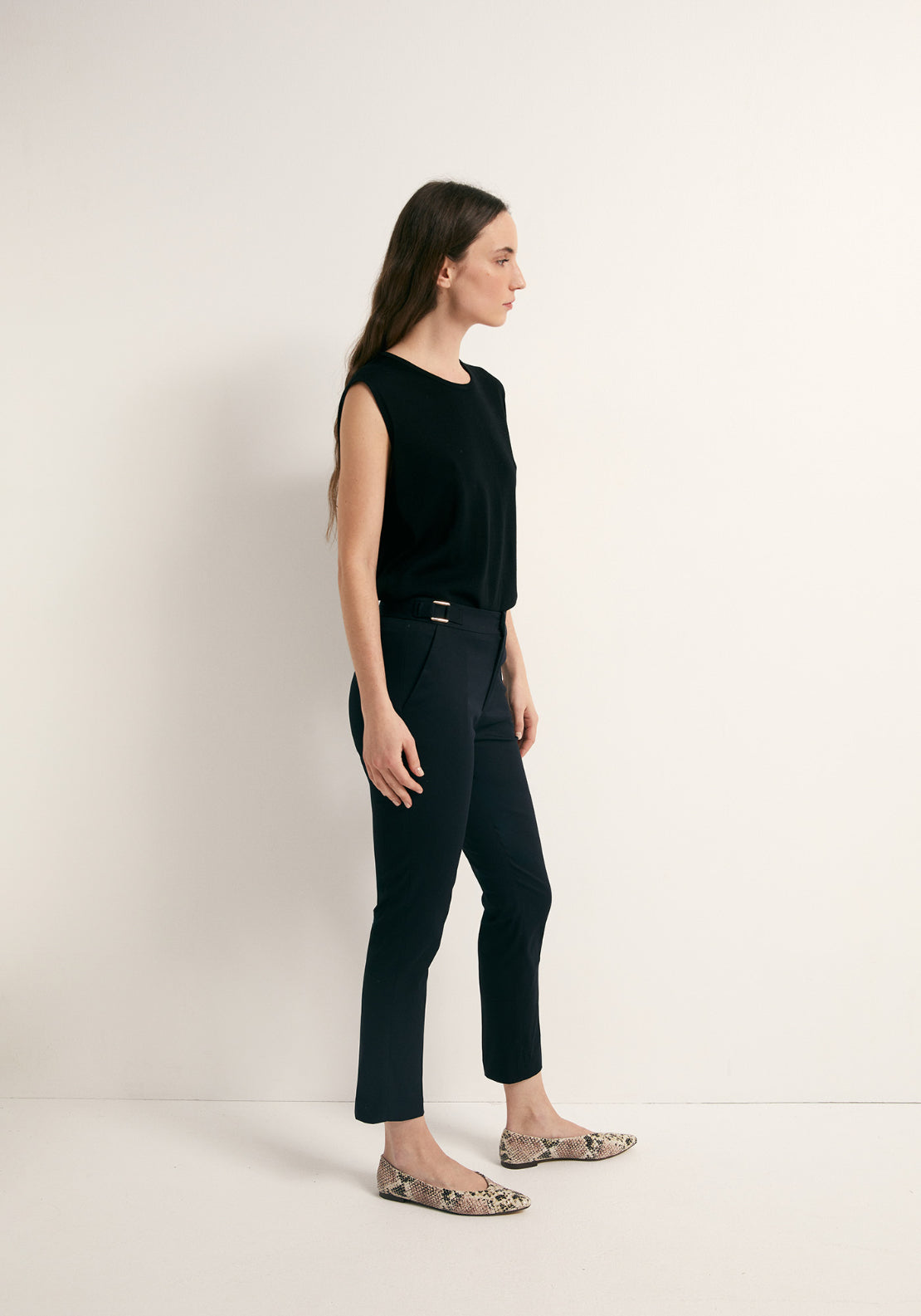 Buckle Detail Capri Trousers - Black