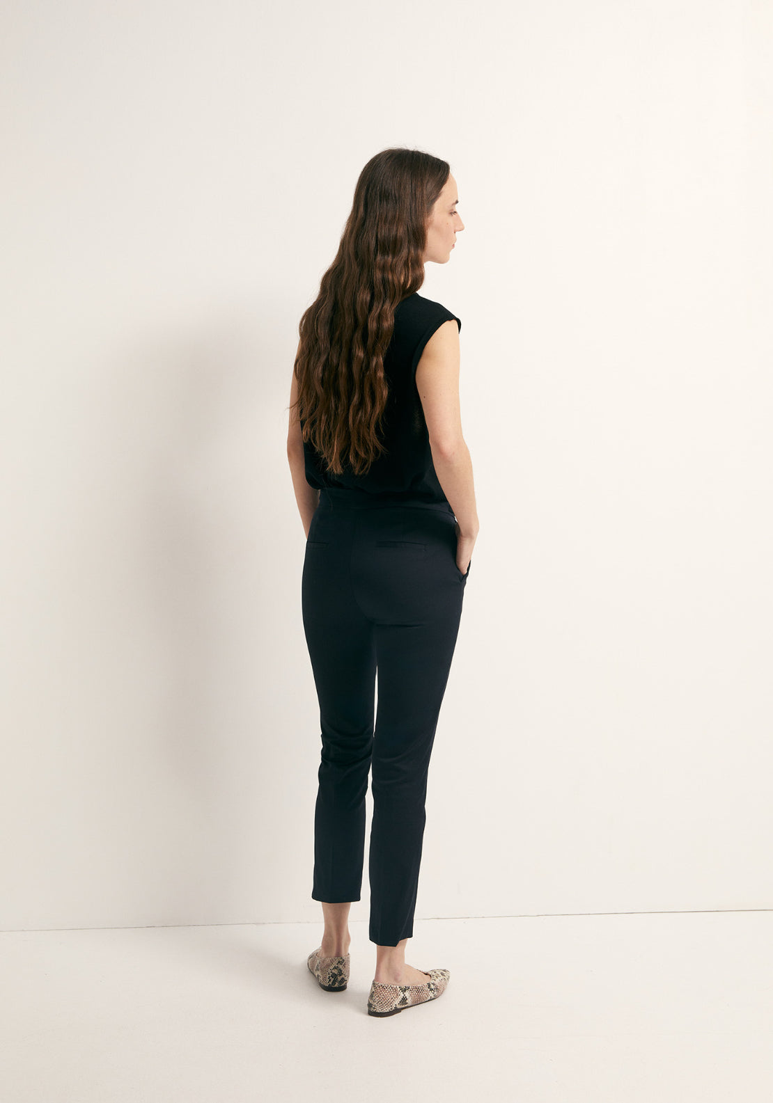 Buckle Detail Capri Trousers - Black