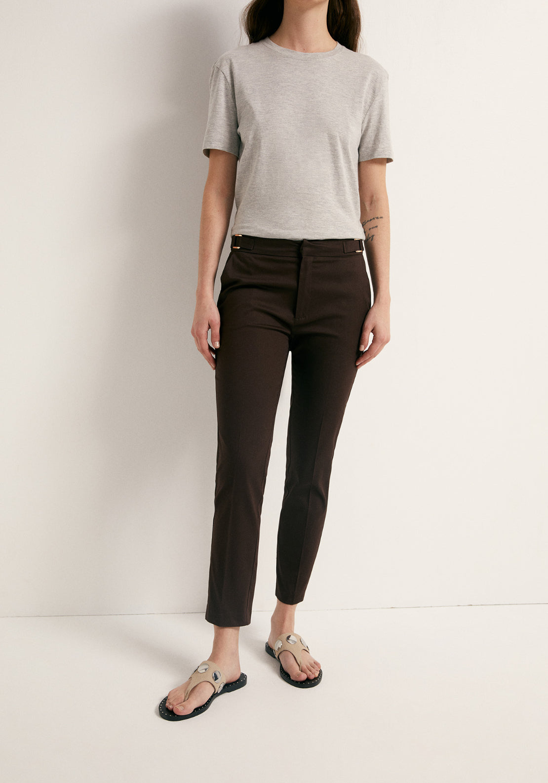 Buckle Detail Capri Trousers - Brown
