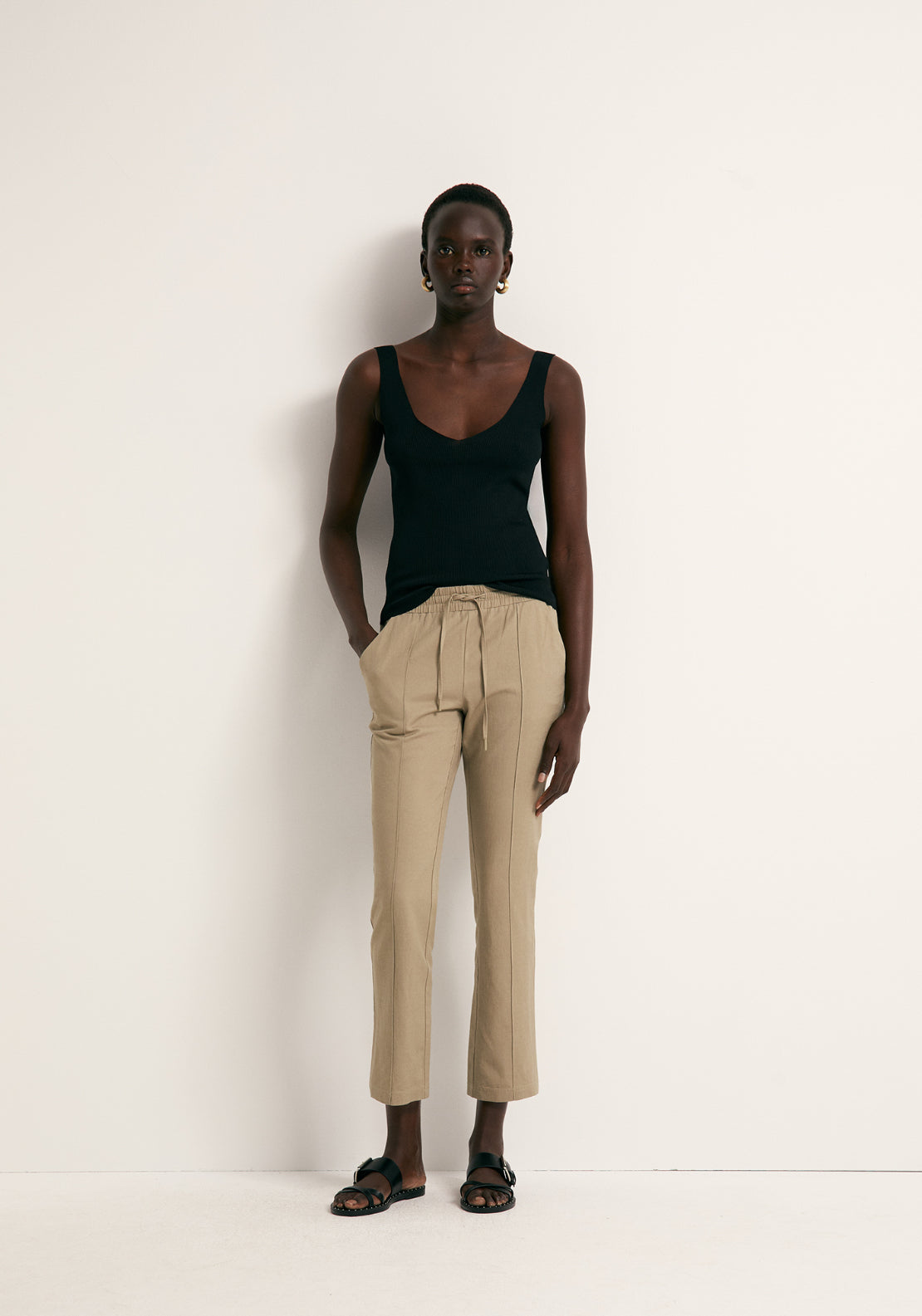 Loose-Fit Linen Trousers - Beige