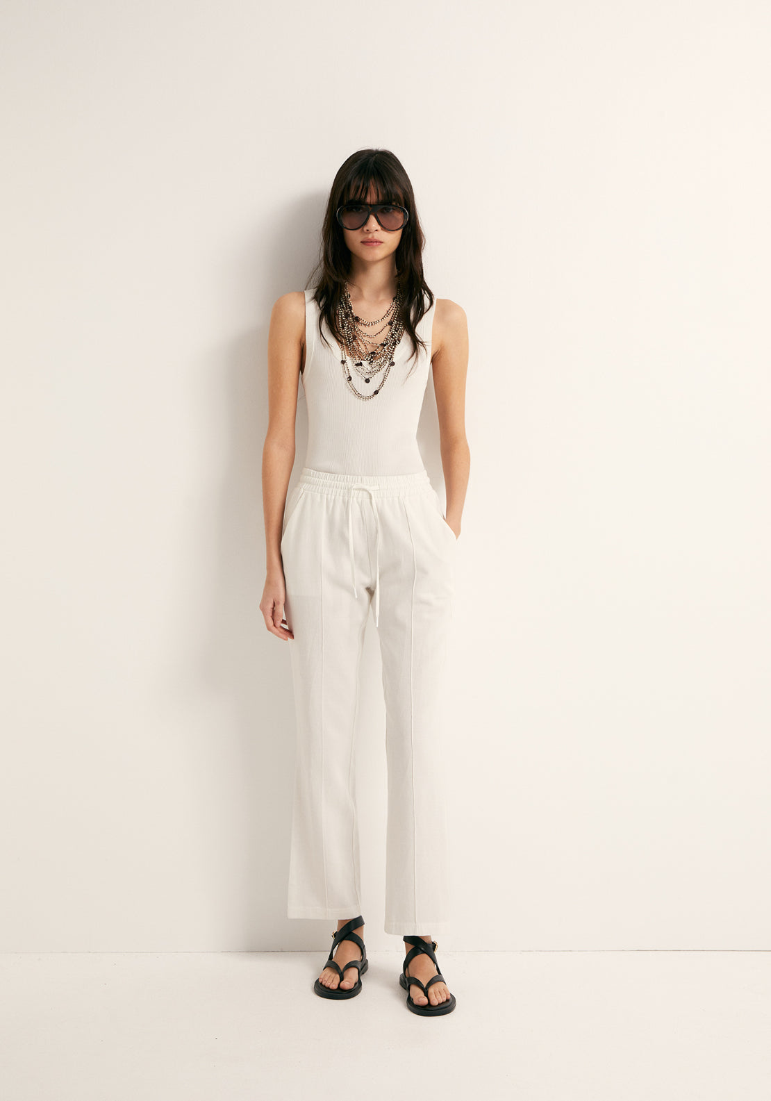 Loose-Fit Linen Trousers - White