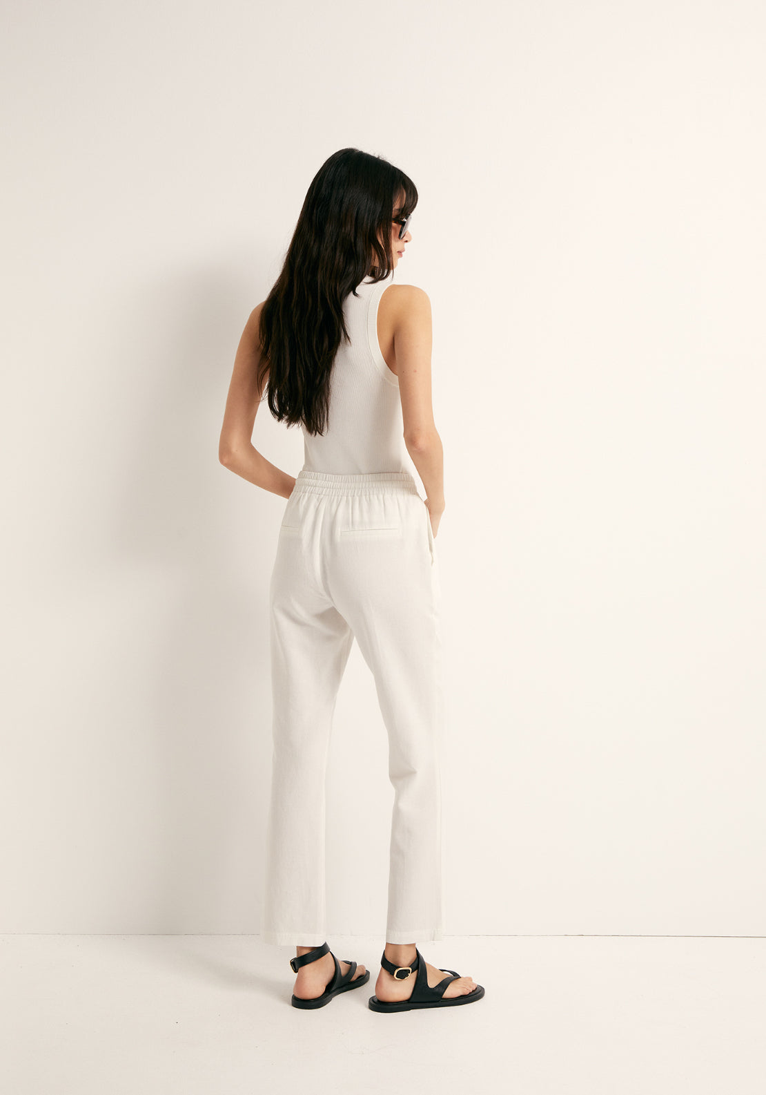 Loose-Fit Linen Trousers - White