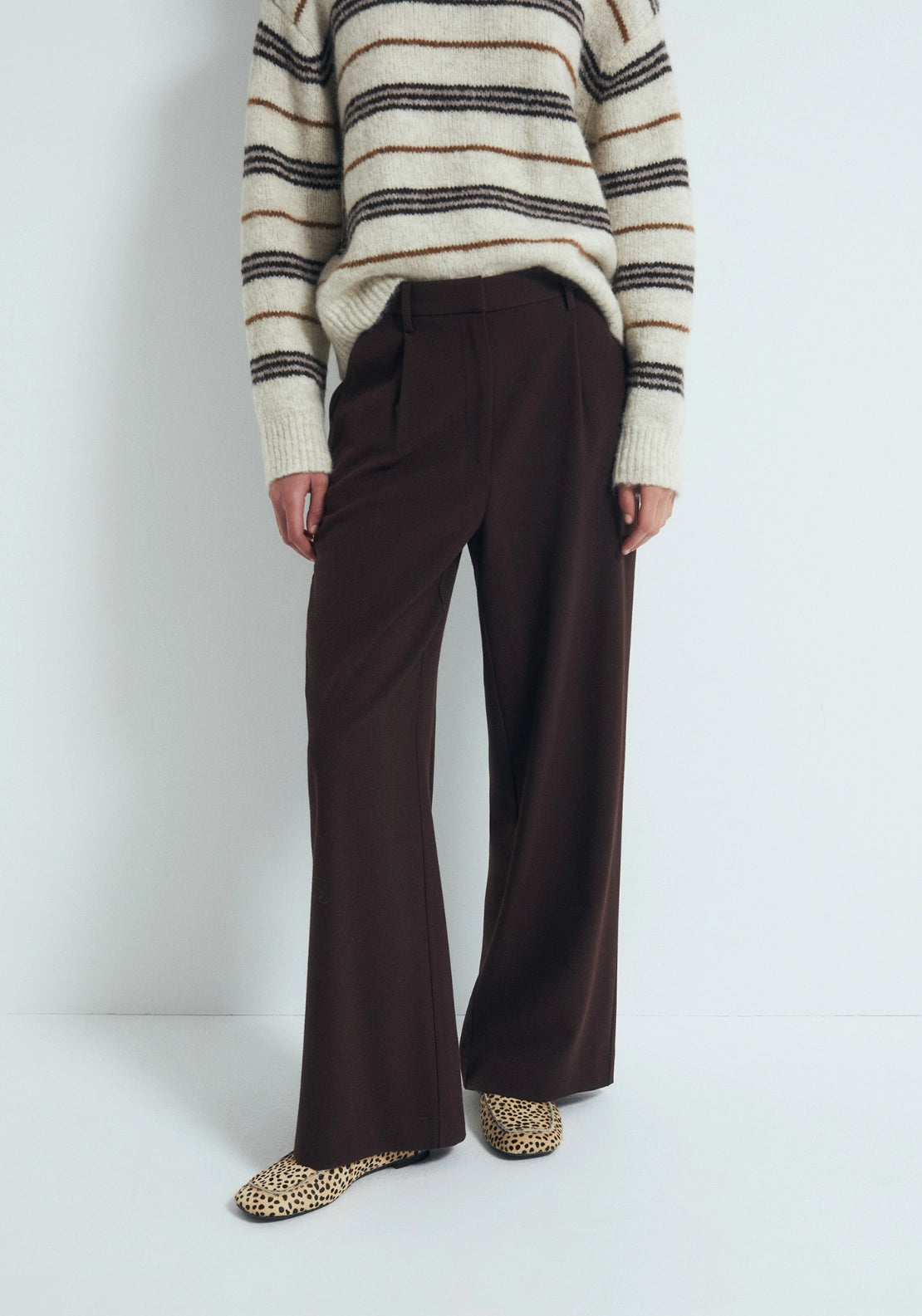 Pleated Elasticated Trousers - Brown
