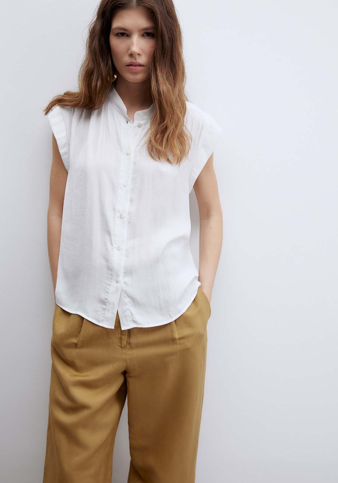 Buttons Loose-Fit Top - White